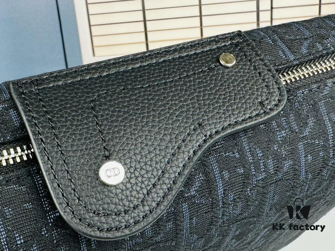 Lingot Messenger Bag with Box, Size 29x22x8, Model No. 9033