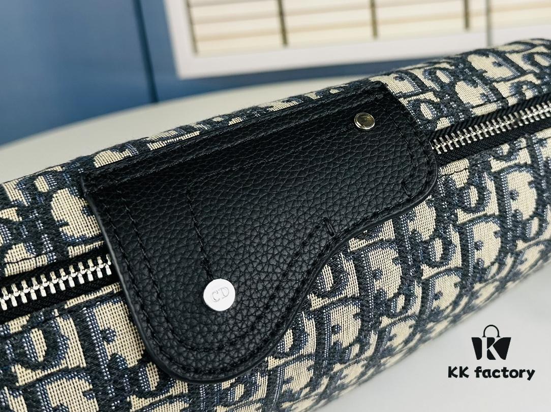 Lingot Messenger Bag with Box, Size 29x22x8, Model No. 9033