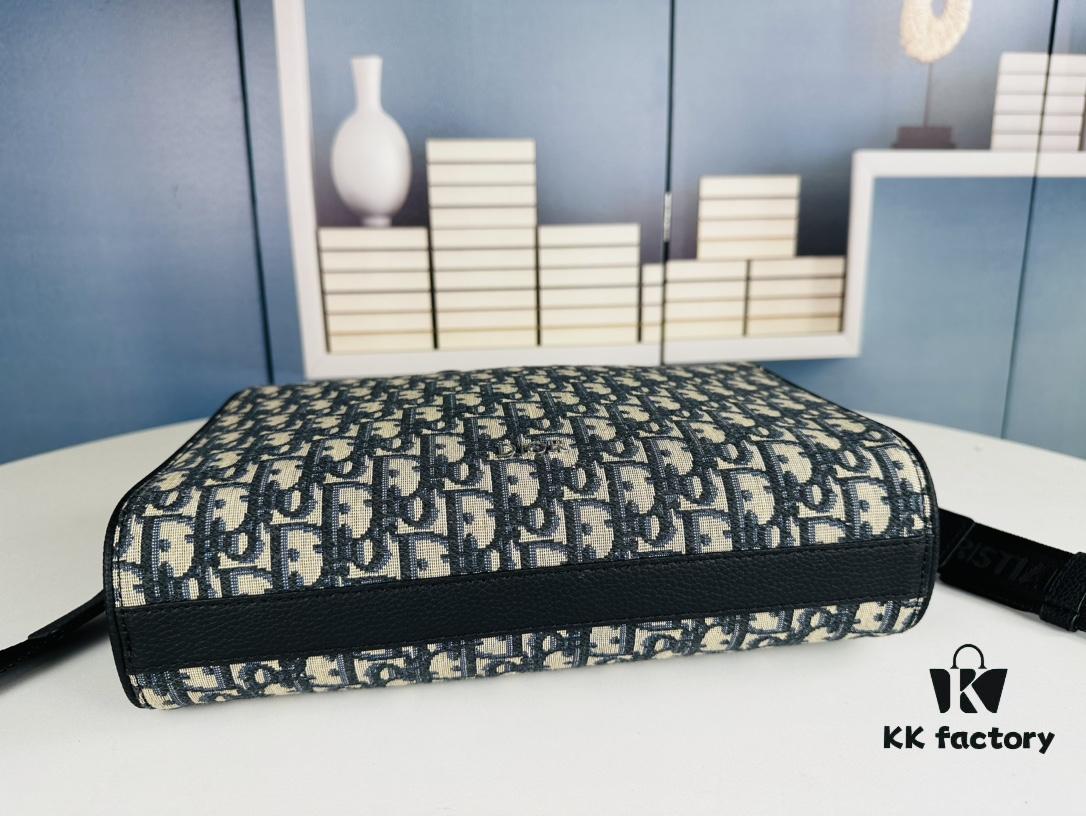 Lingot Messenger Bag with Box, Size 29x22x8, Model No. 9033