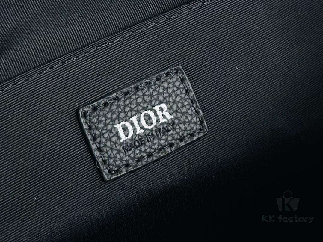 Lingot Messenger Bag with Box, Size 29x22x8, Model No. 9033