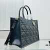Dior New Arrival Tote Bag in Calfskin