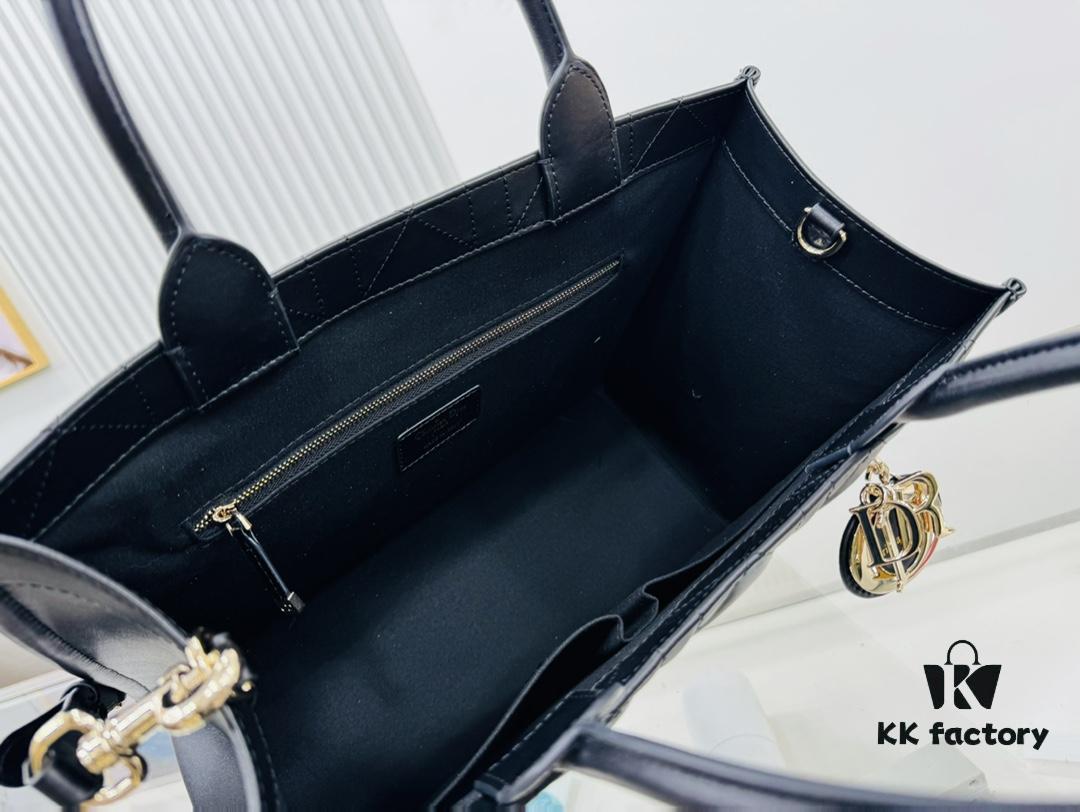 Dior New Arrival Tote Bag in Calfskin