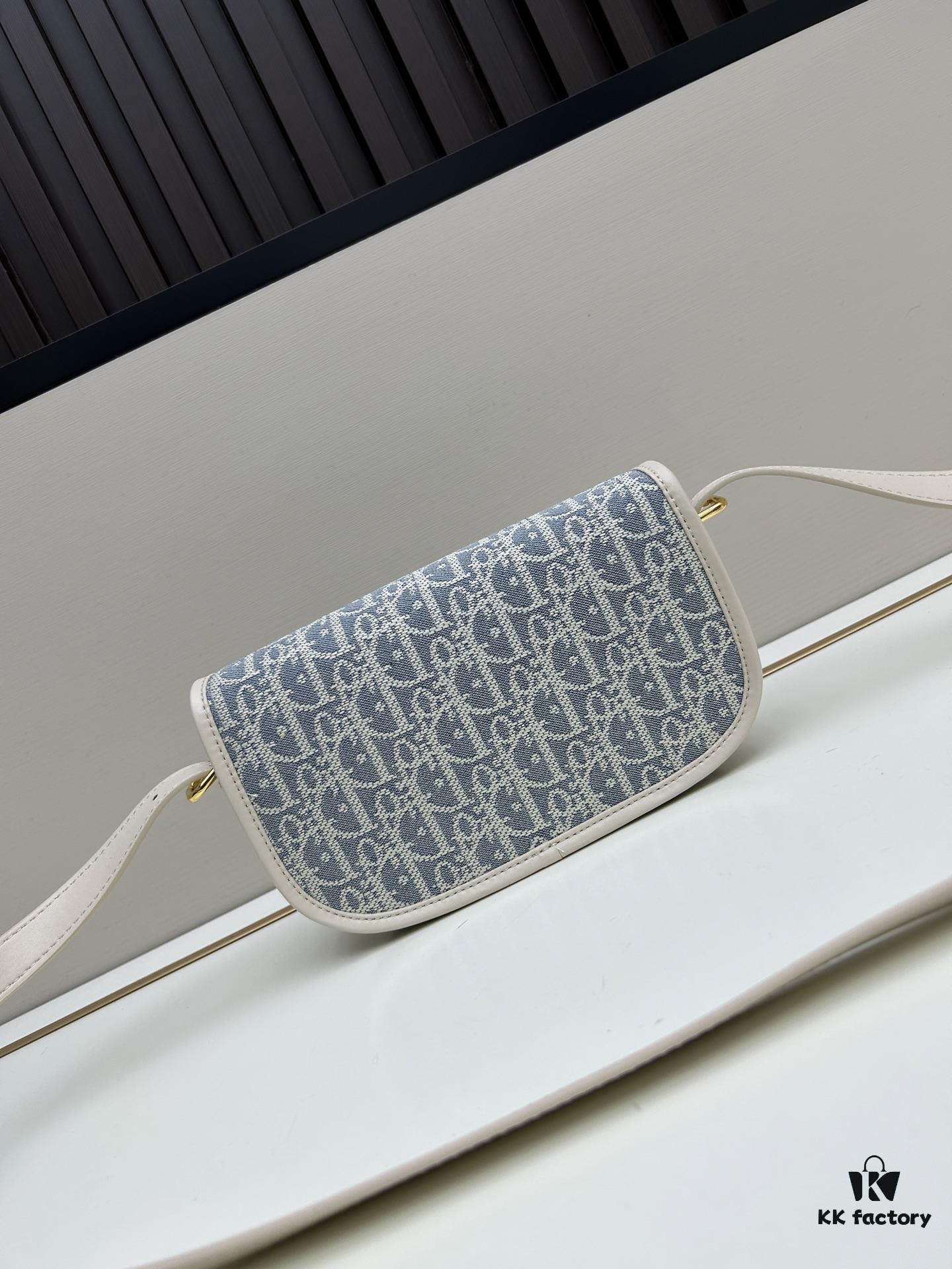 Dior BOBBY Tote Bag, Early Autumn New Arrival, Vintage Style, Full-Grain Leather, 21-Inch Wide Model