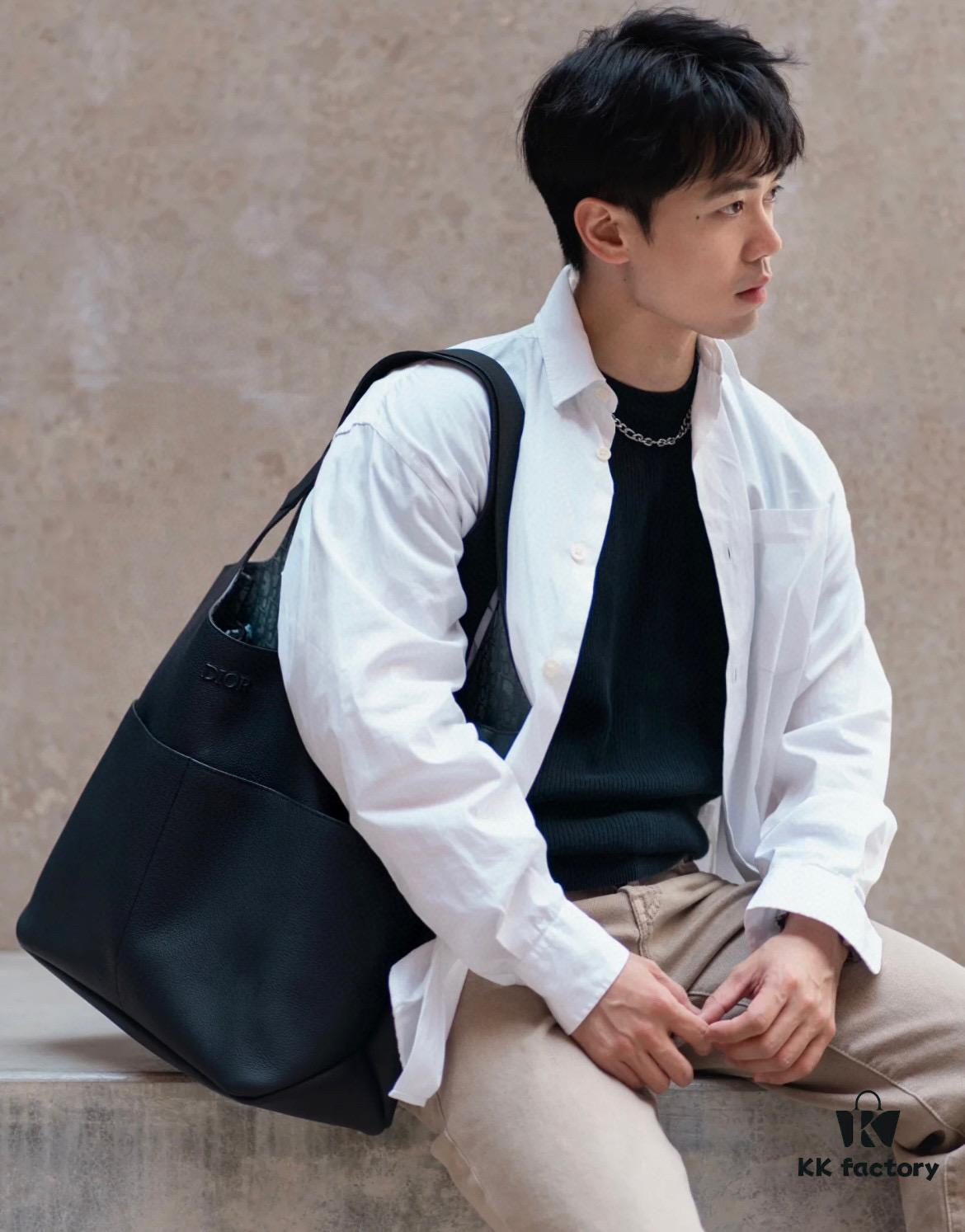 Dior Privé Handbag Fall 2025 – Refined and Elegant