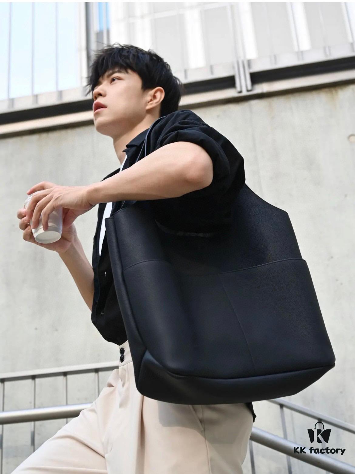 Dior Privé Handbag Fall 2025 – Refined and Elegant