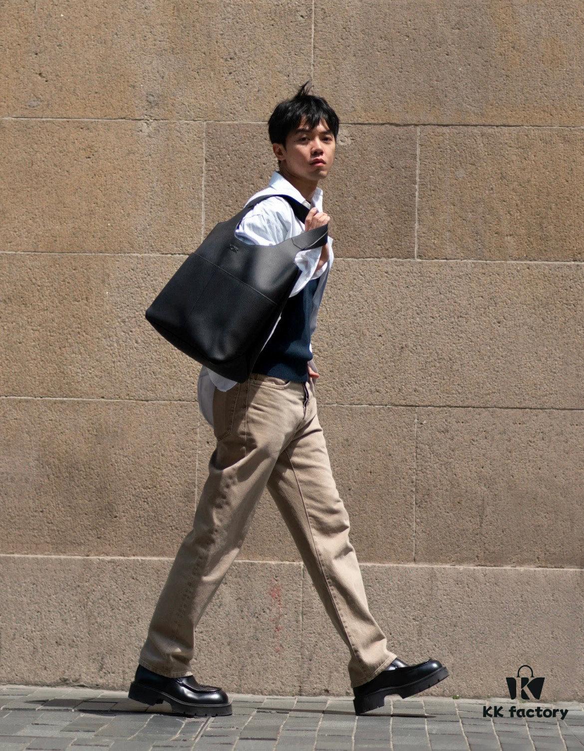 Dior Privé Handbag Fall 2025 – Refined and Elegant