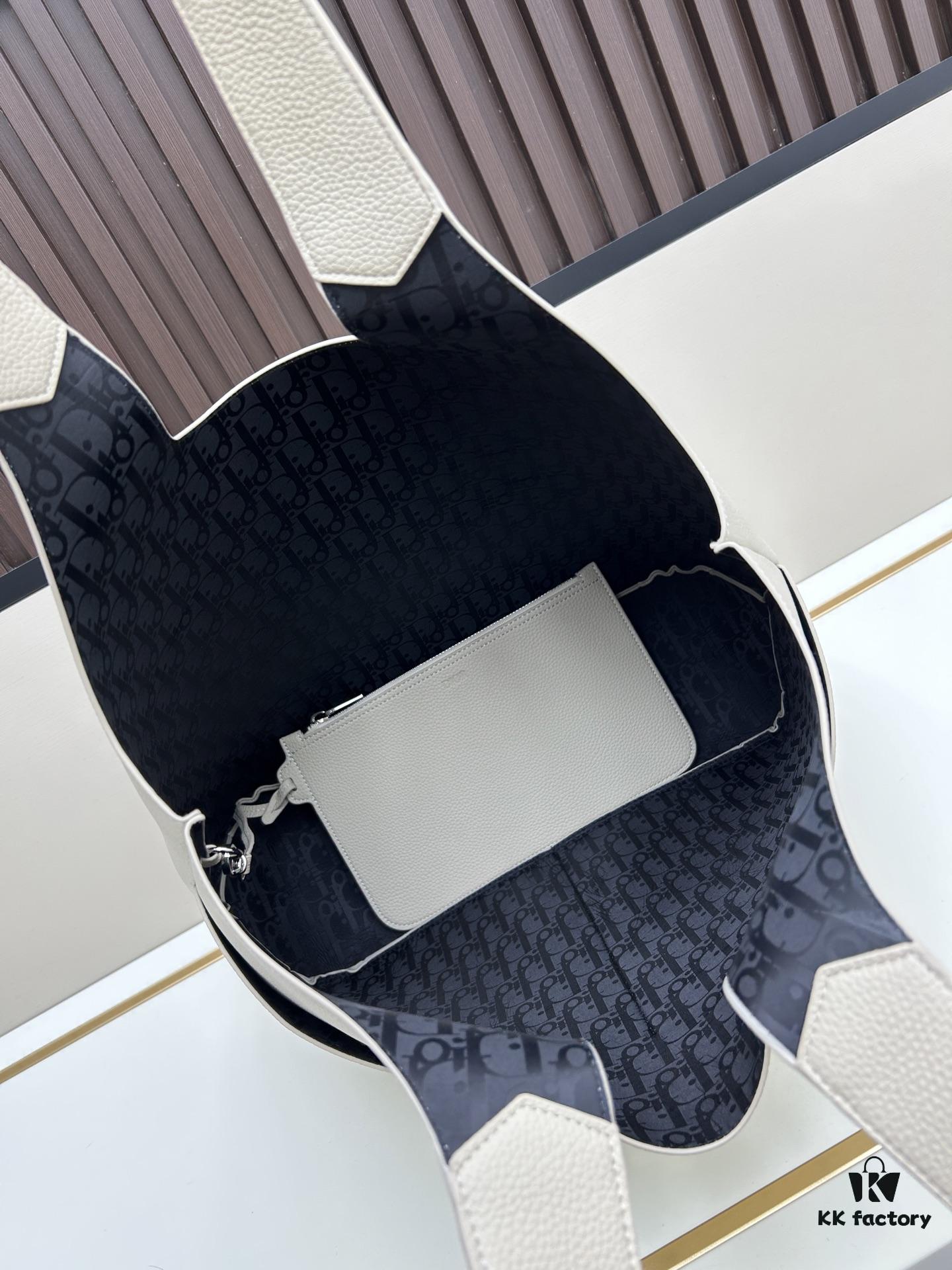 Dior Privé Handbag Fall 2025 – Elegant and Refined