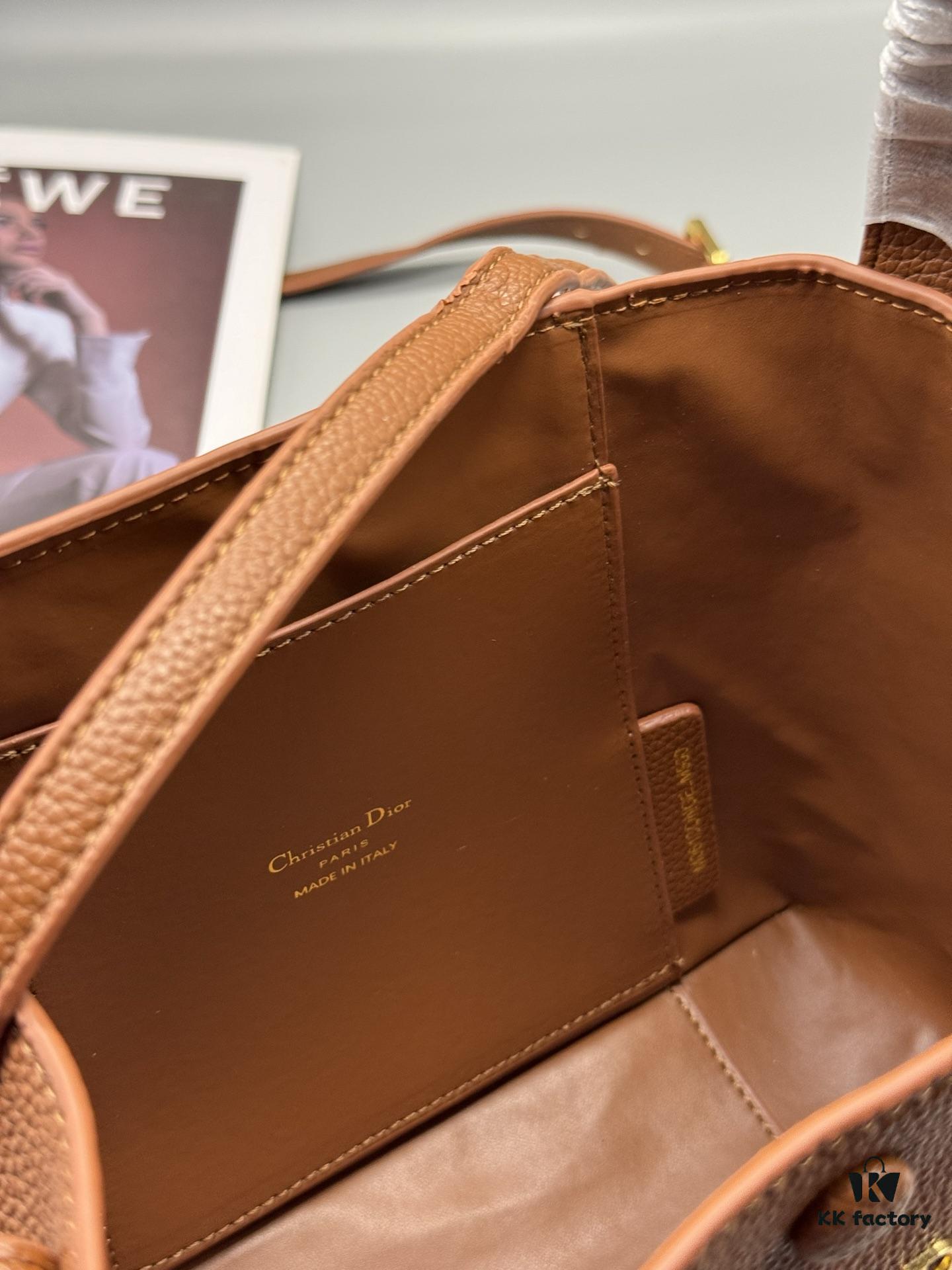 Dior New Signature Printed Bucket Bag 21*19*10cm