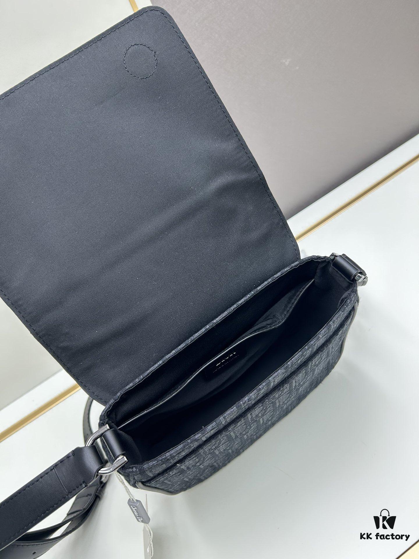 Dior Men's Messenger Bag from the 2024 Autumn Collection
