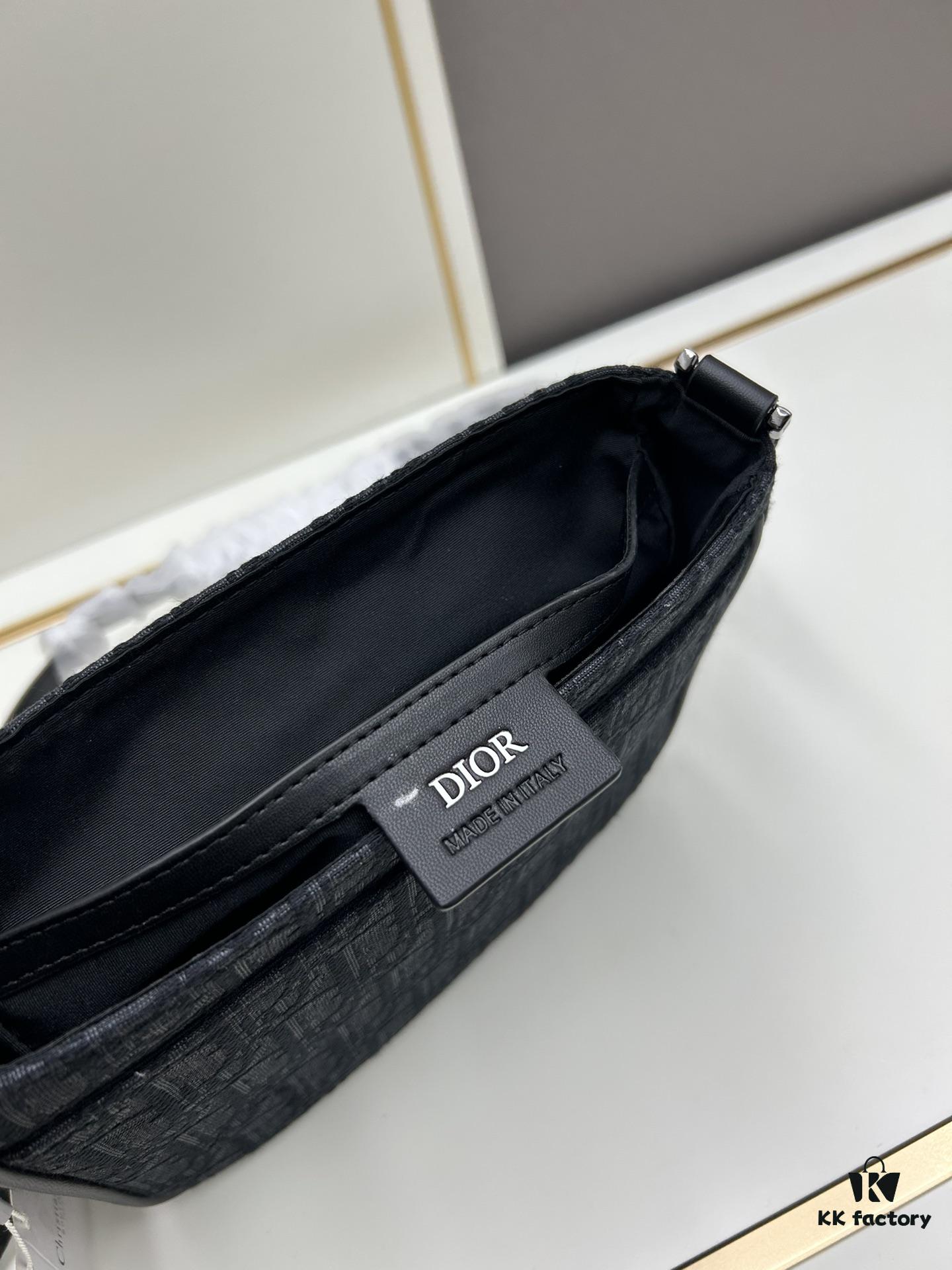 Dior Men's Messenger Bag from the 2024 Autumn Collection