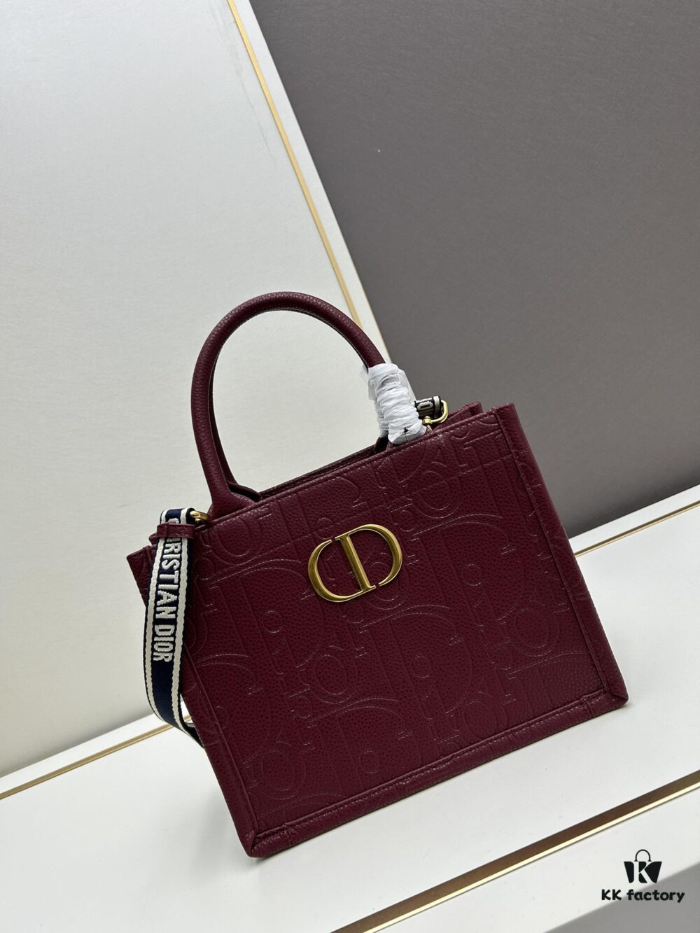 Dior High-Quality New Arrival Fall/Winter Small Book Tote Bag, Full Leather Embossed Design