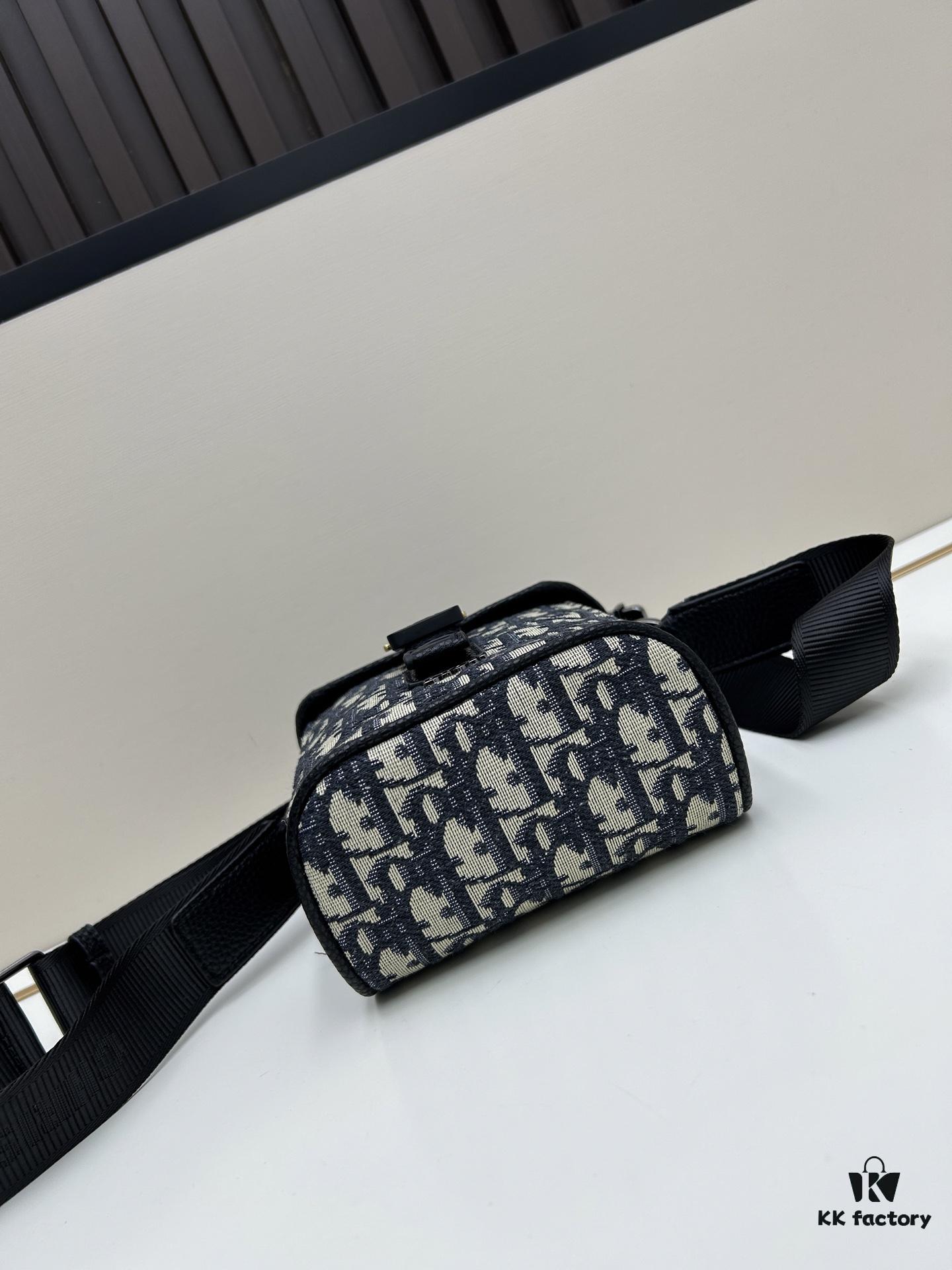 Dior Hit The Road Summer 2025 Men's Vertical Flip Messenger Bag in Black Oblique Print