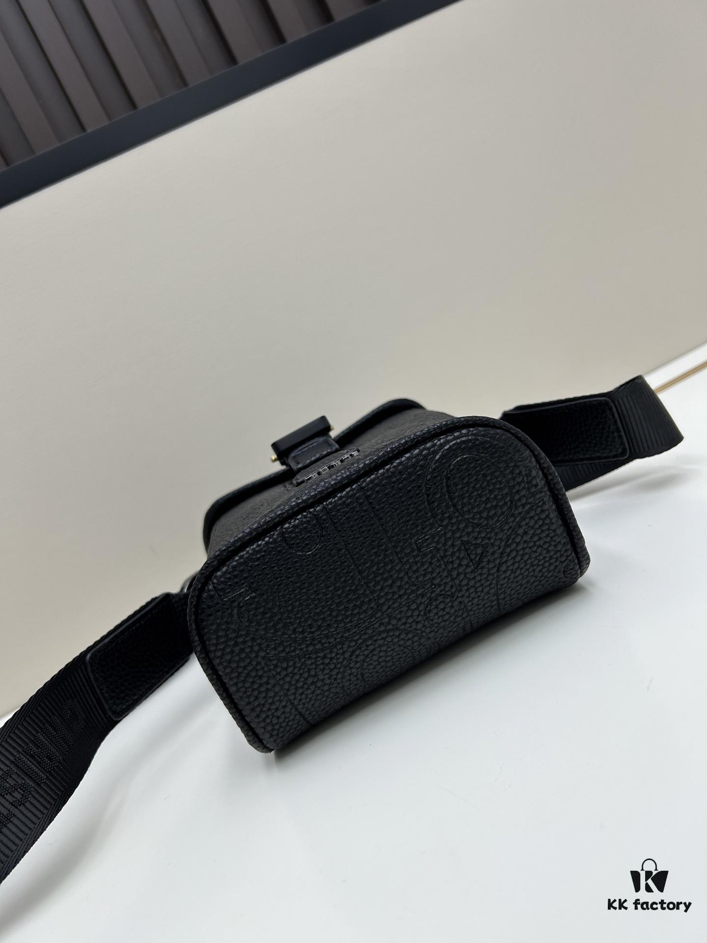 Dior Hit The Road Summer 2025 New Arrival Vertical Flip Messenger Bag in Black Oblique Print