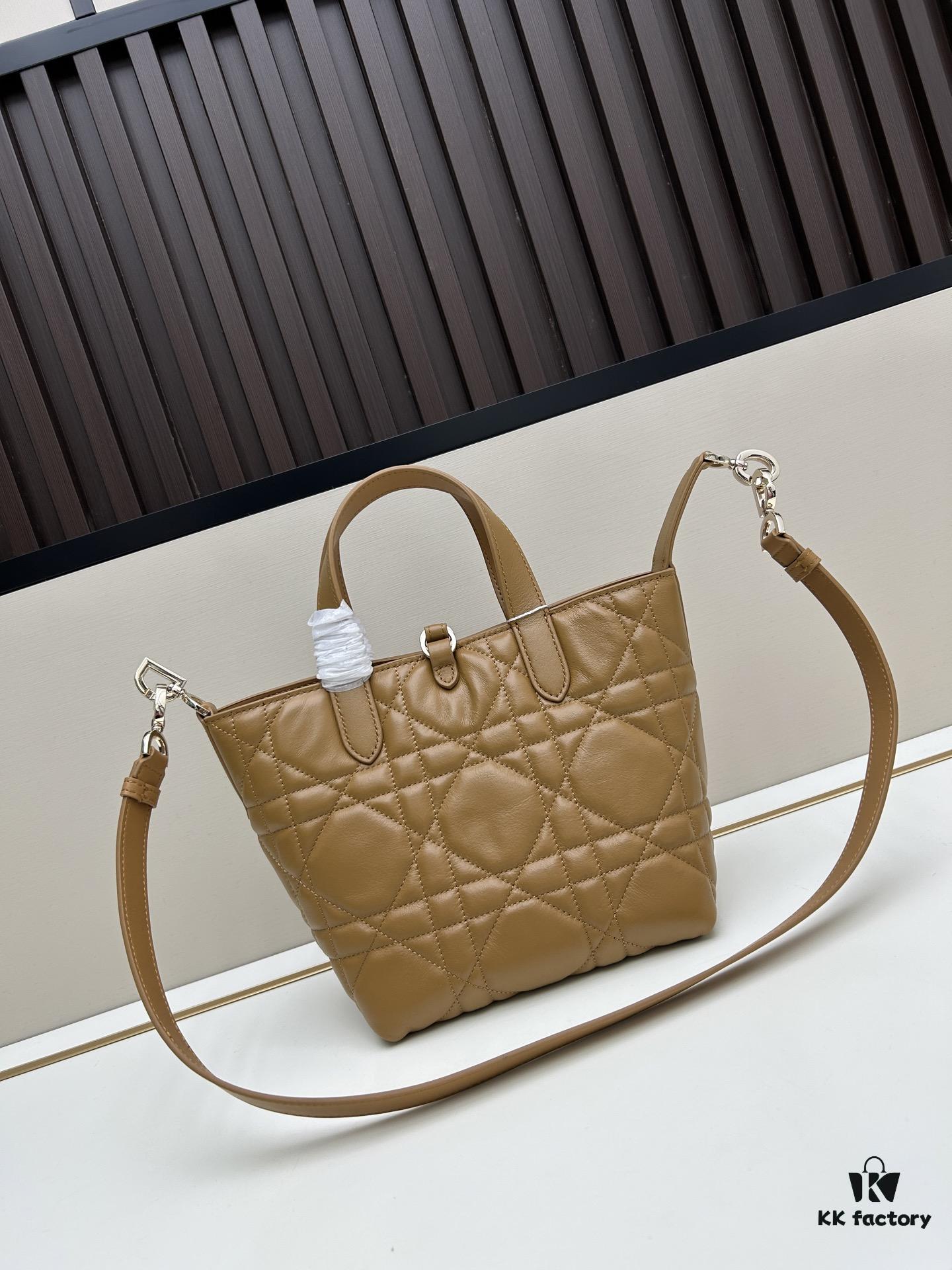 Large 360 and Small First-Layer Leather Dior Toujours Vertical Handbag