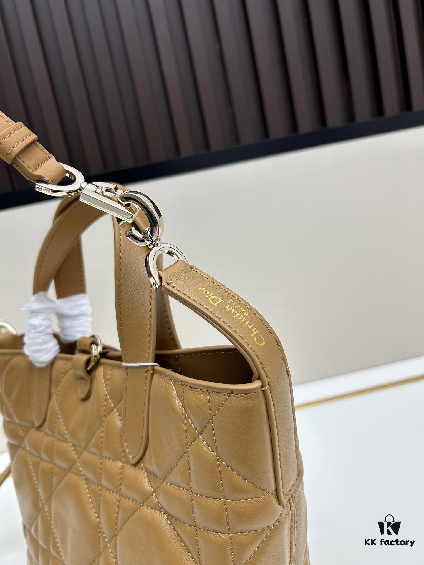 Large 360 and Small First-Layer Leather Dior Toujours Vertical Handbag