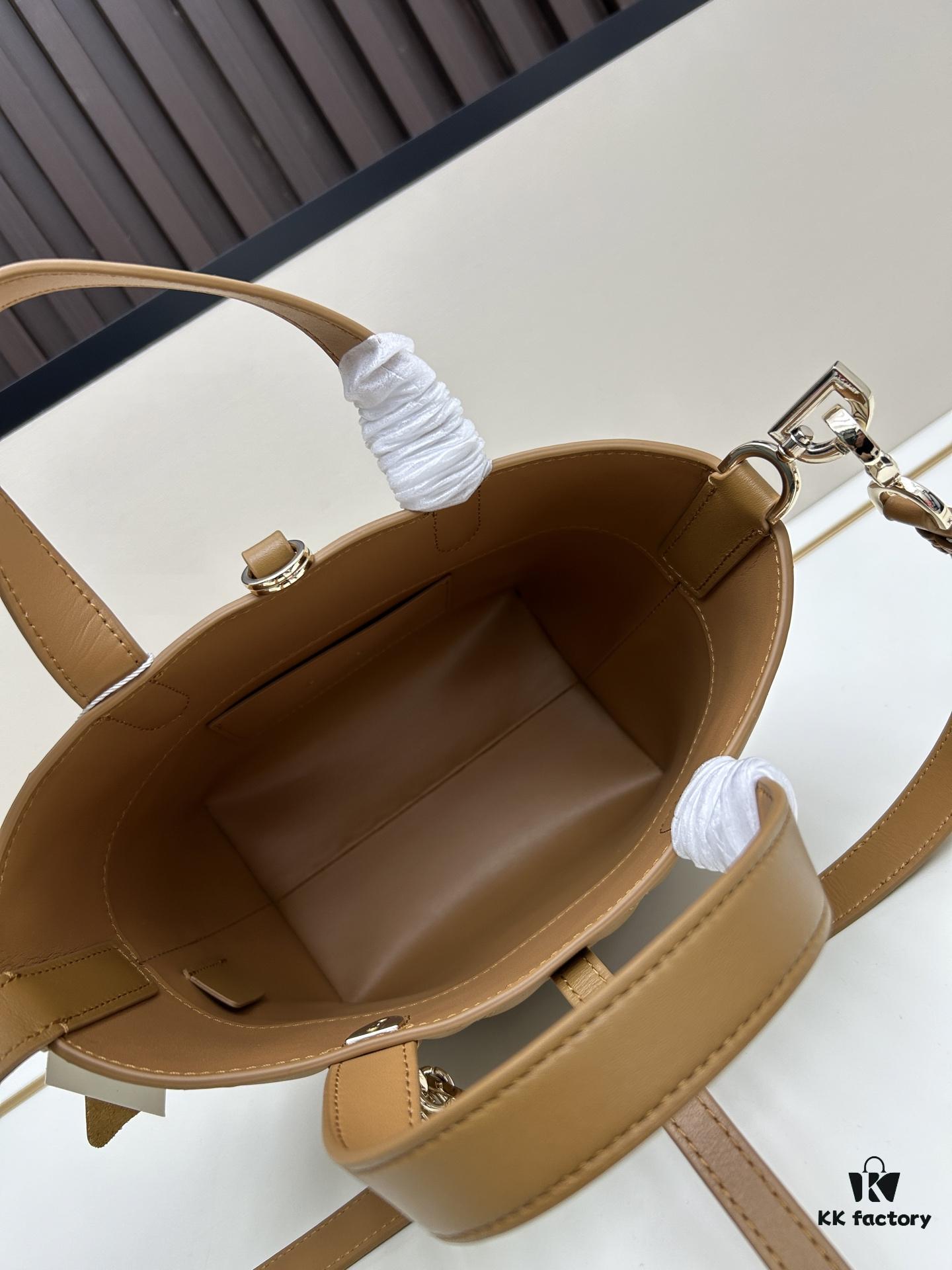 Large 360 and Small First-Layer Leather Dior Toujours Vertical Handbag