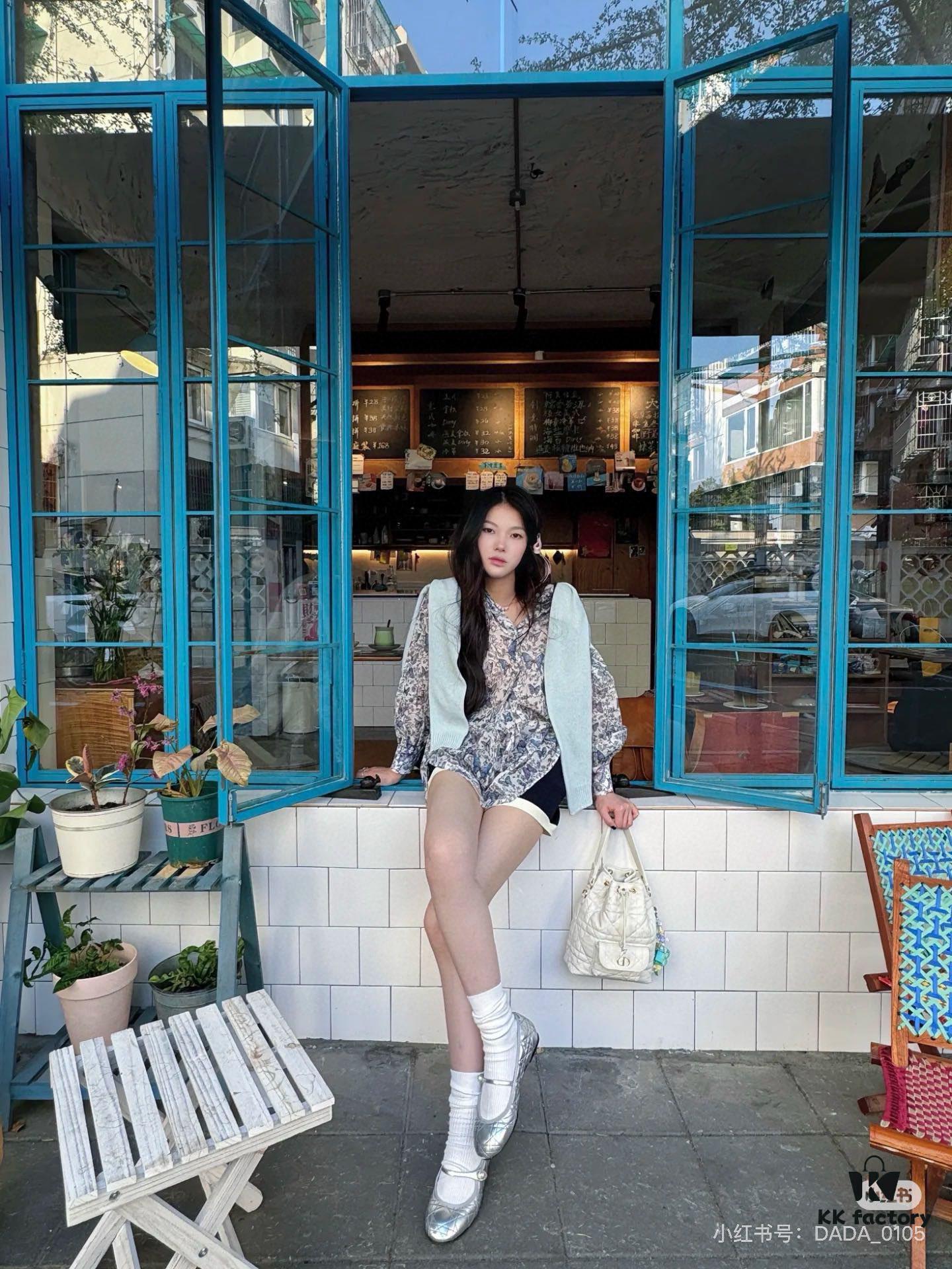 Large DIOR Caro Bucket Bag from the 2025 Autumn Ready-to-Wear Collection