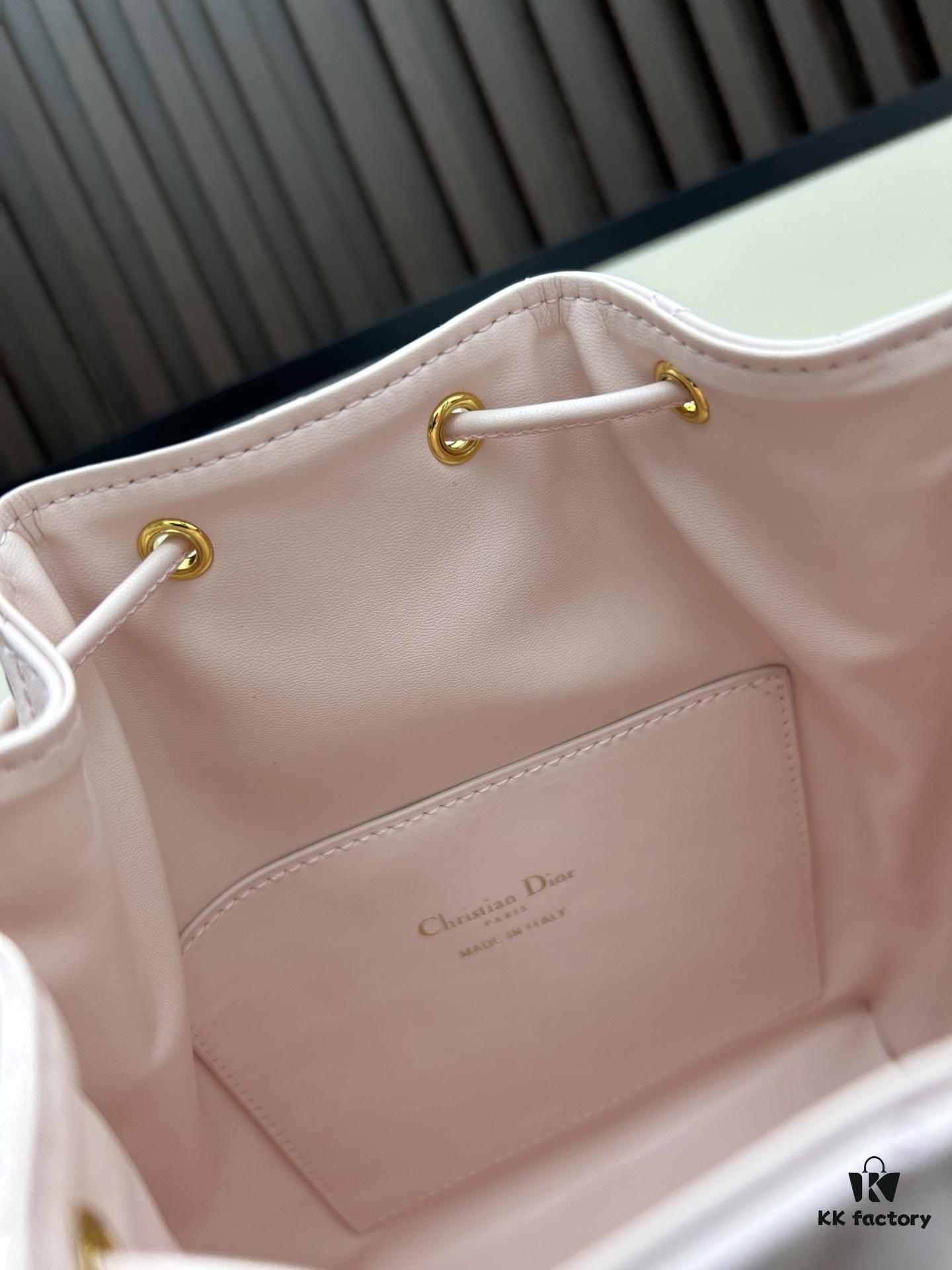 Large DIOR Caro Bucket Bag – New Arrival from the 2025 Autumn Ready-to-Wear Collection