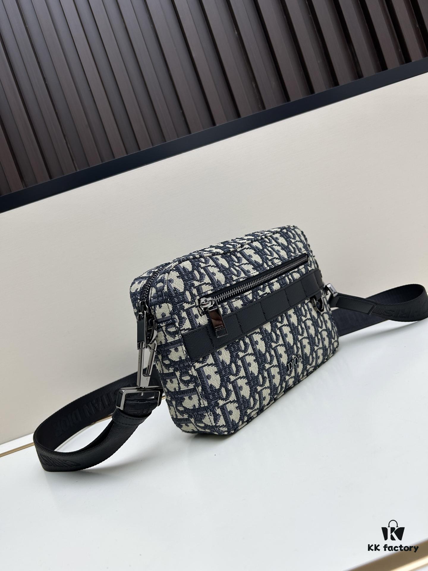 Safari Handbag (with Shoulder Strap)