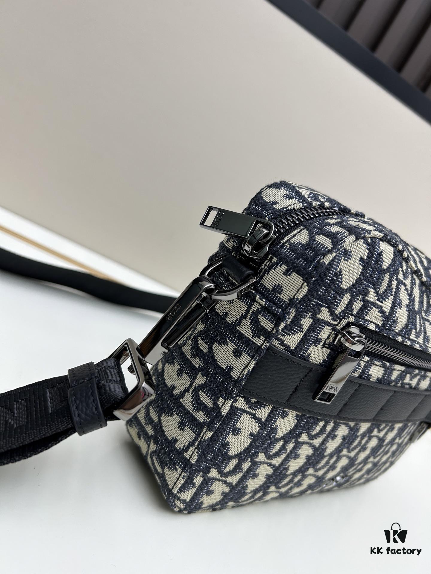 Safari Handbag (with Shoulder Strap)