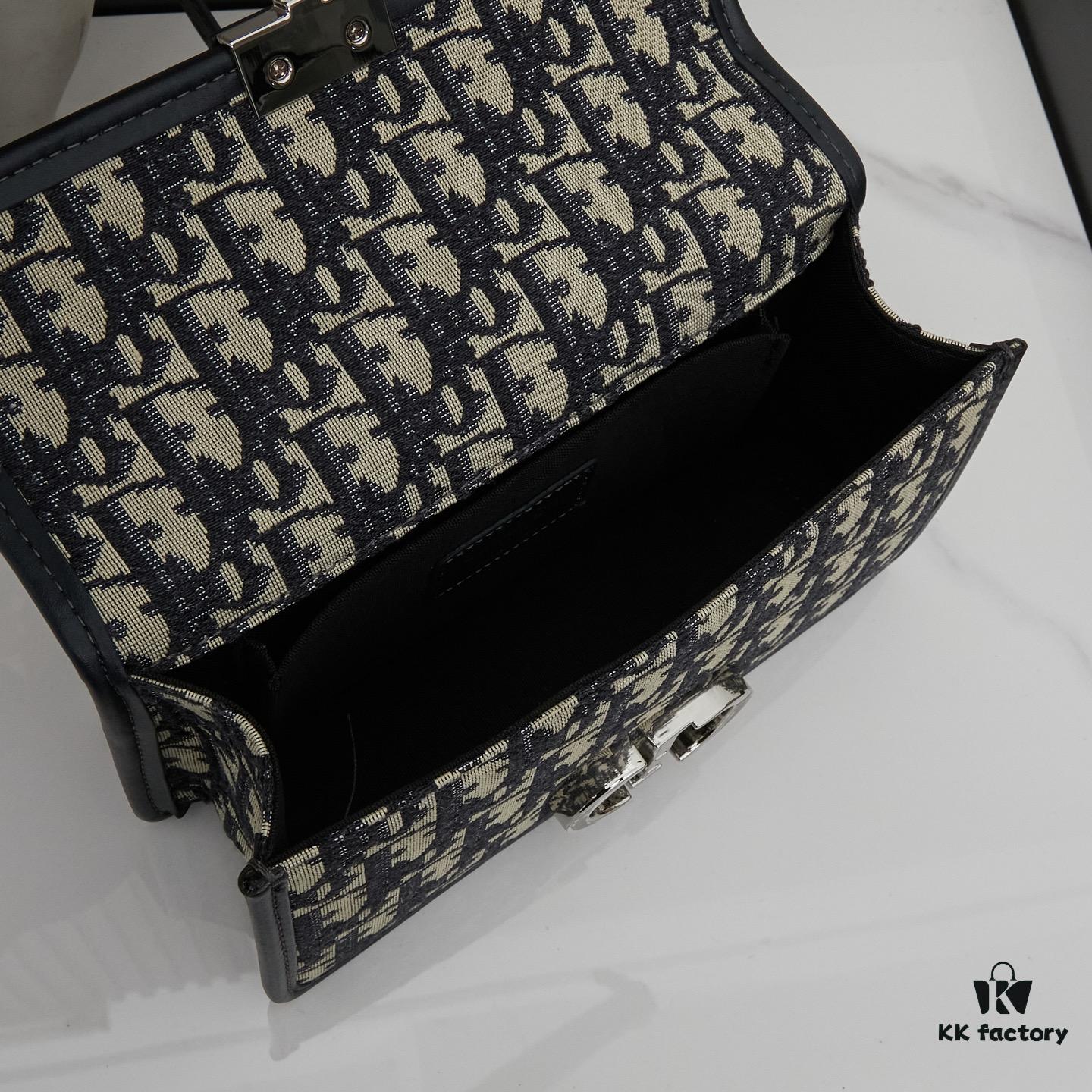 Small Size Authentic Silver Hardware with Box 🔥【New Arrival】Dior 30 Montaigne Bag