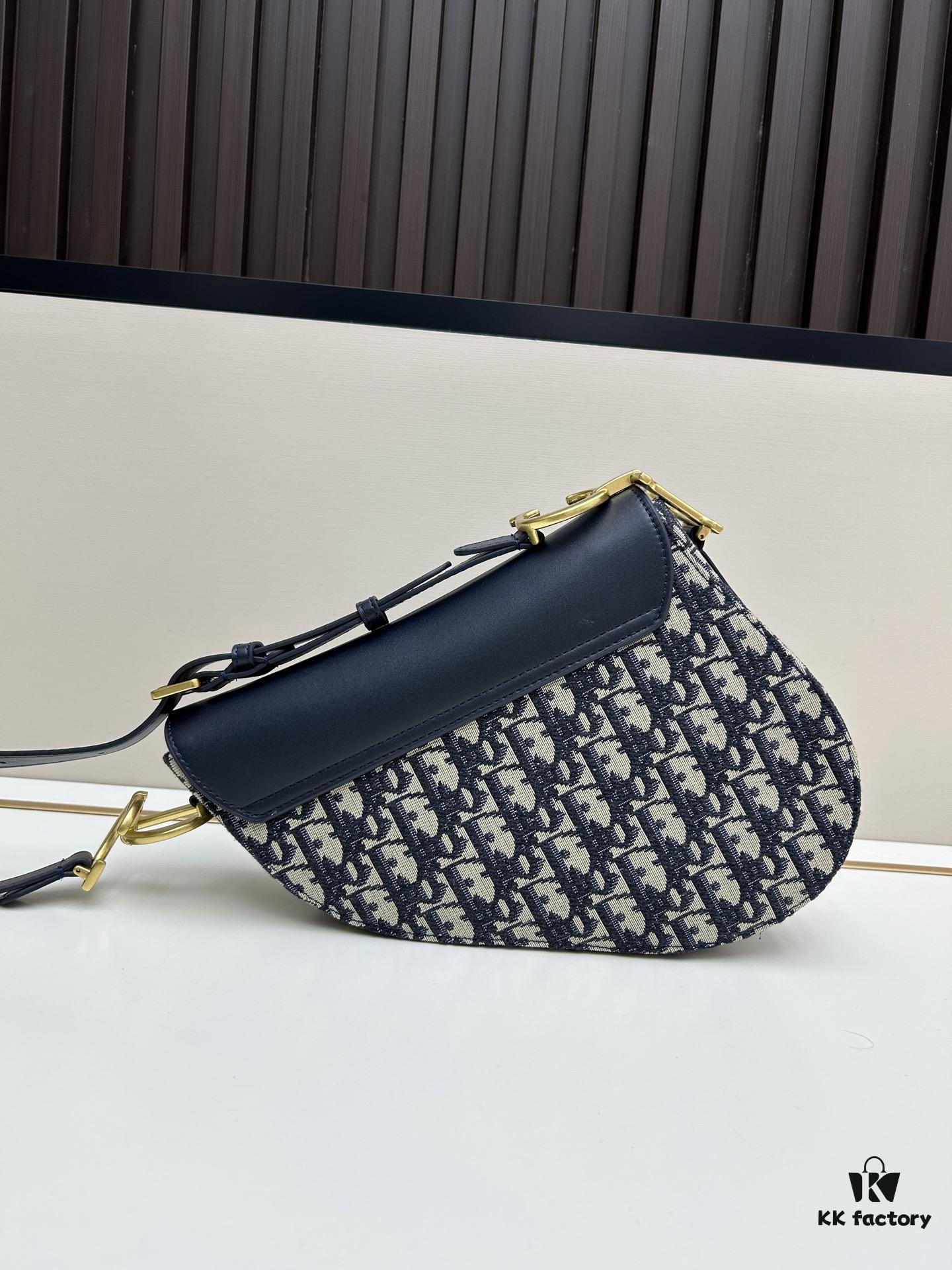 Soft Saddle Hobo Bag