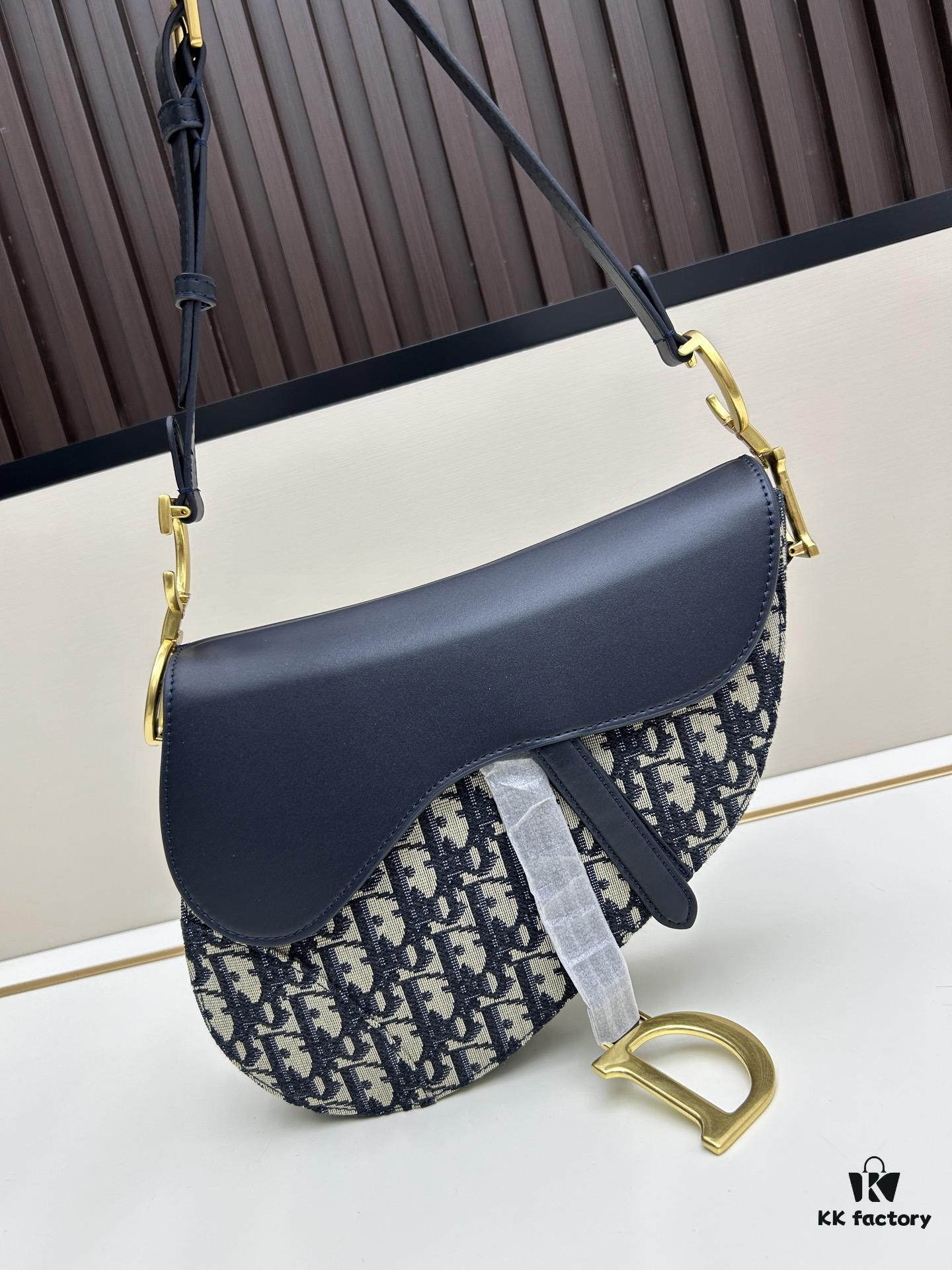 Soft Saddle Hobo Bag