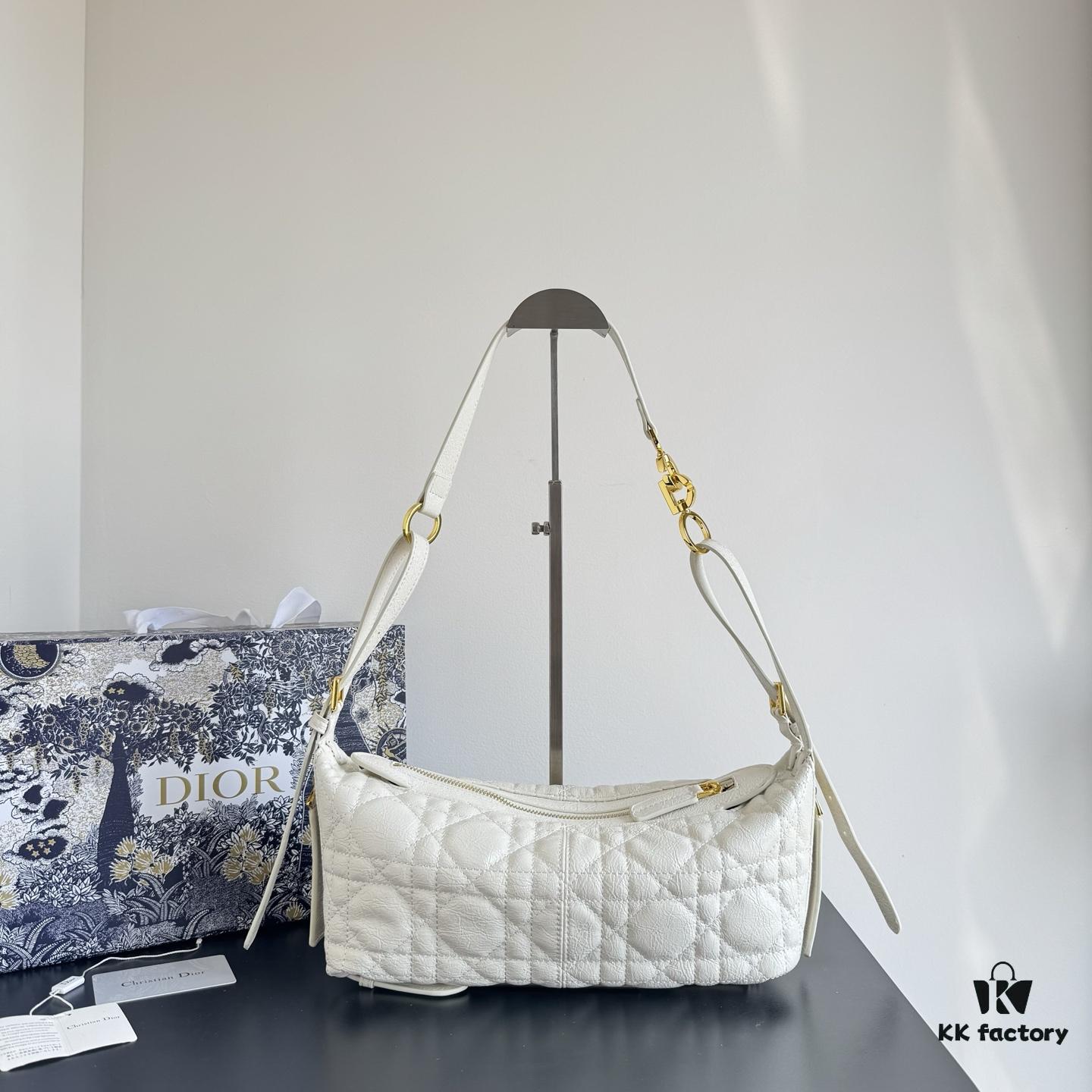 D-Journey Bag – A New Silhouette Reimagining the Puff Bag with Modern Elegance