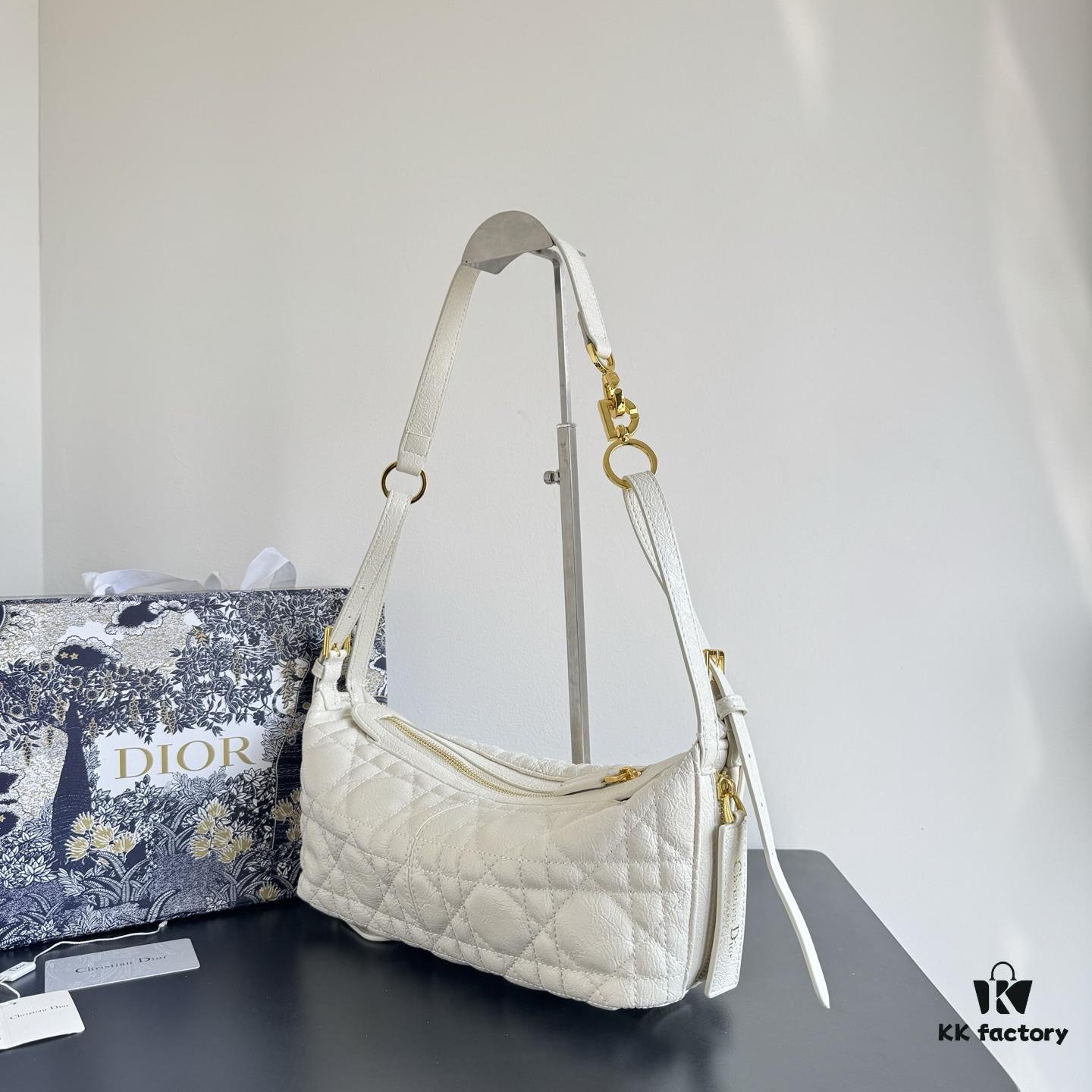 D-Journey Bag – A New Silhouette Reimagining the Puff Bag with Modern Elegance