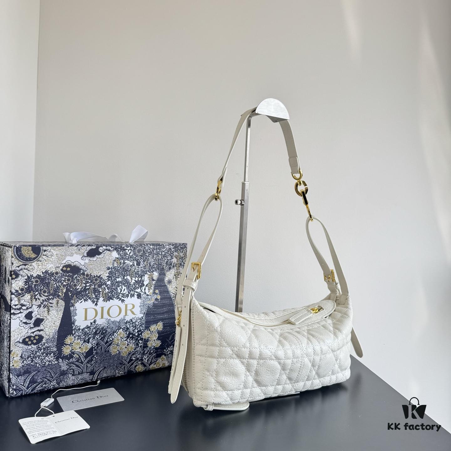 D-Journey Bag – A New Silhouette Reimagining the Puff Bag with Modern Elegance