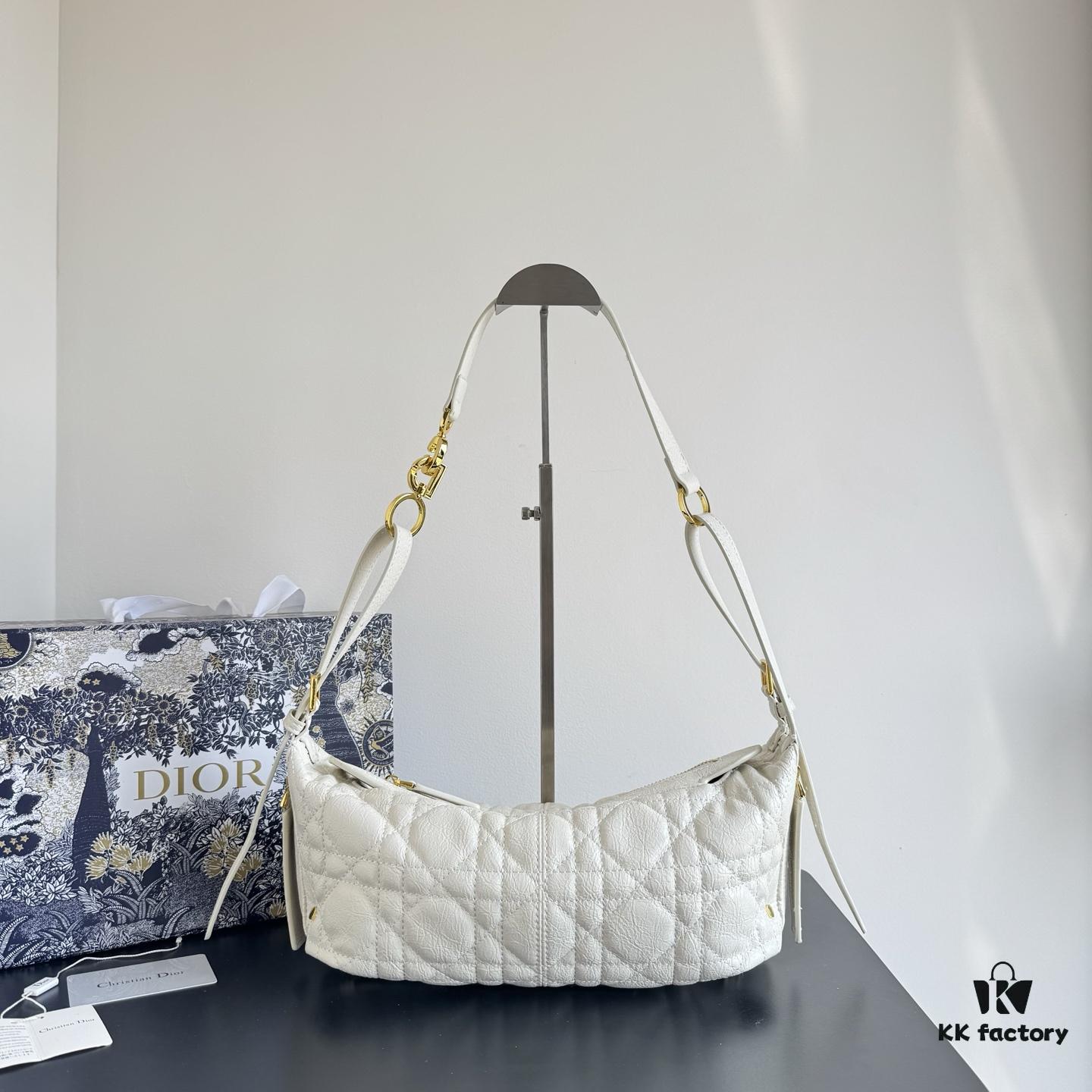 D-Journey Bag – A New Silhouette Reimagining the Puff Bag with Modern Elegance