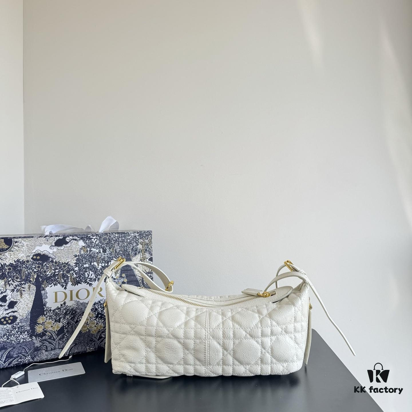 D-Journey Bag – A New Silhouette Reimagining the Puff Bag with Modern Elegance