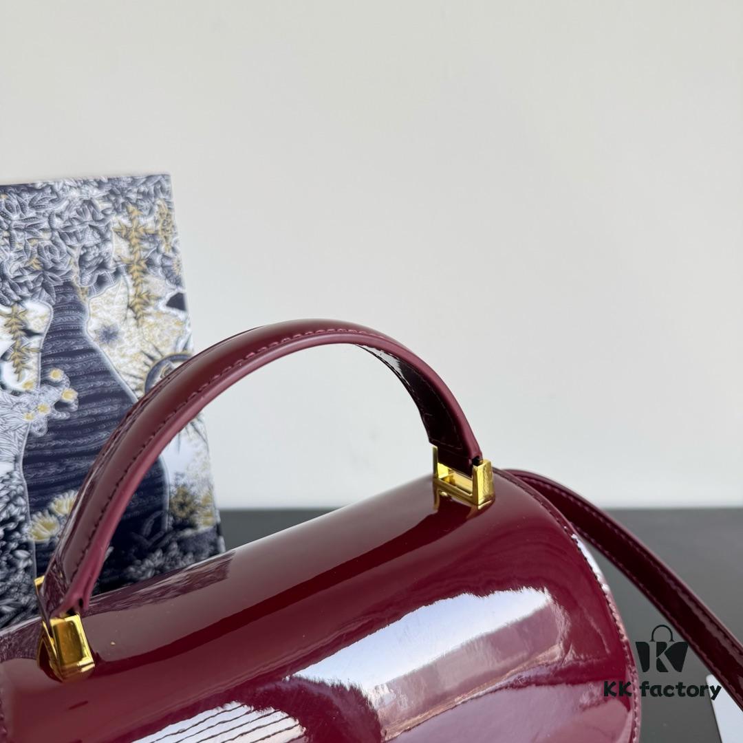 Small 30 Montaigne Avenue Top Handle Bag in Patent Lambskin