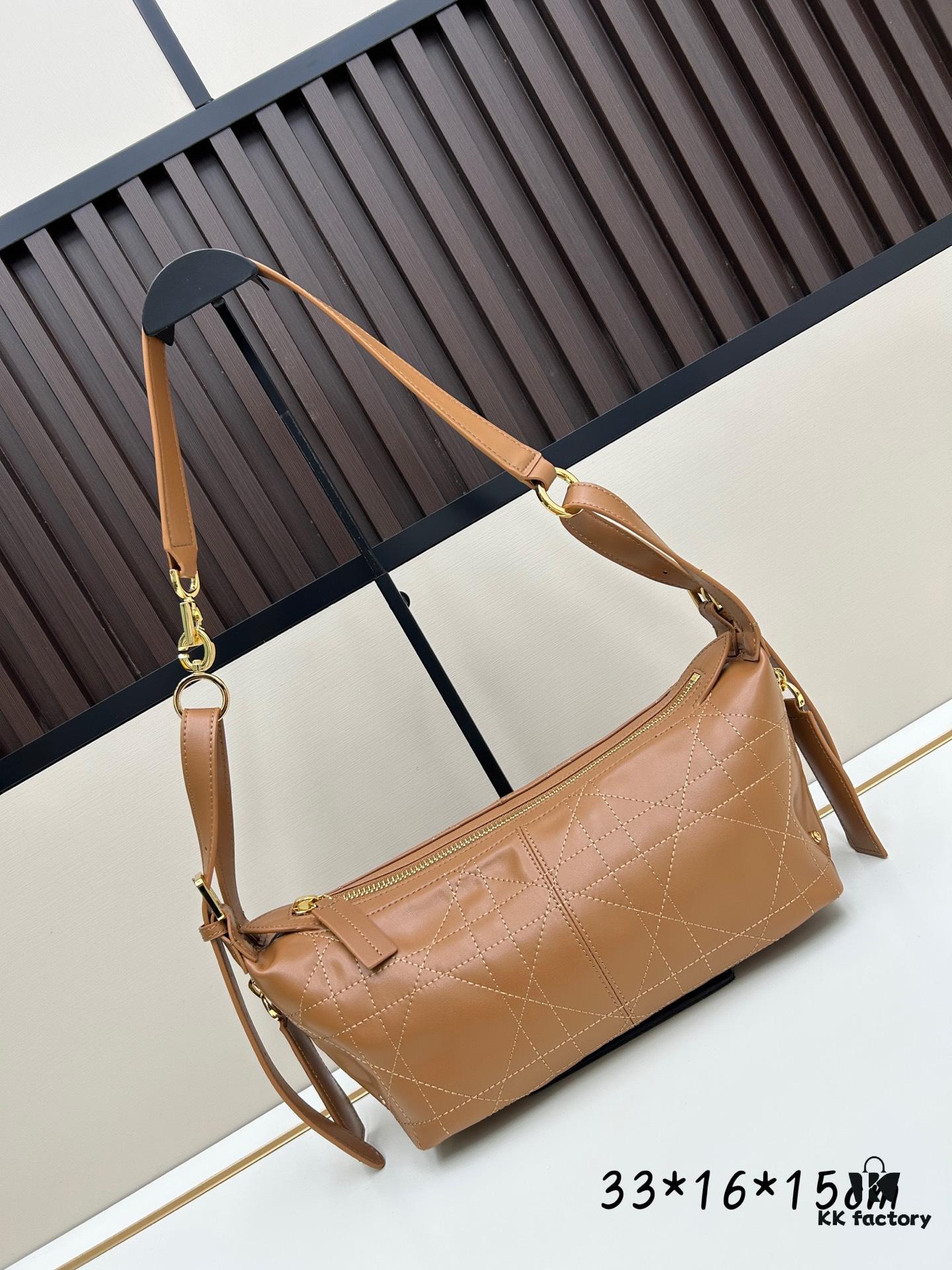 Large D-Journey Bag in Fabric with Boxed Leather Detail