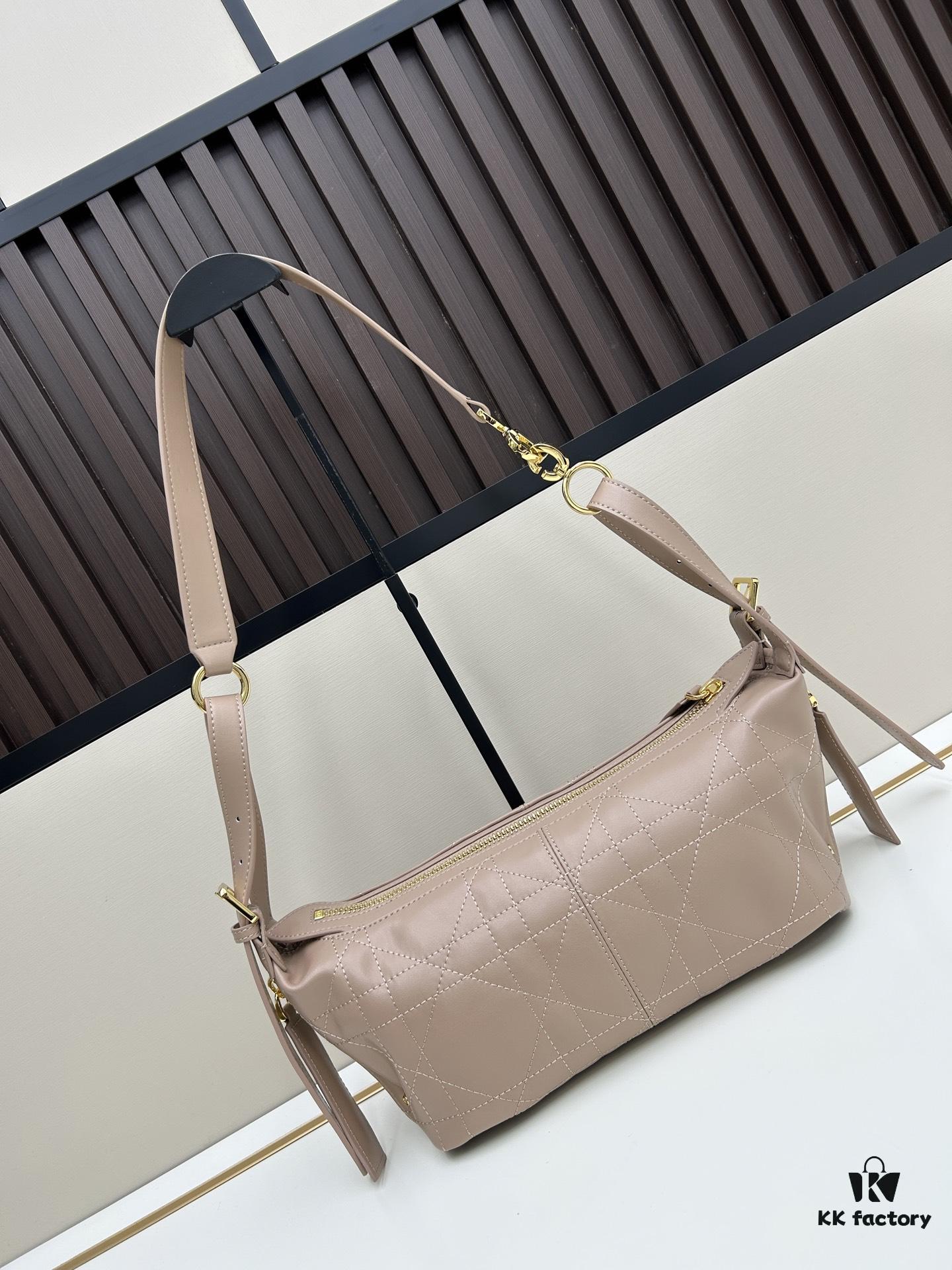 Large D-Journey Bag in Fabric with Leather Trim