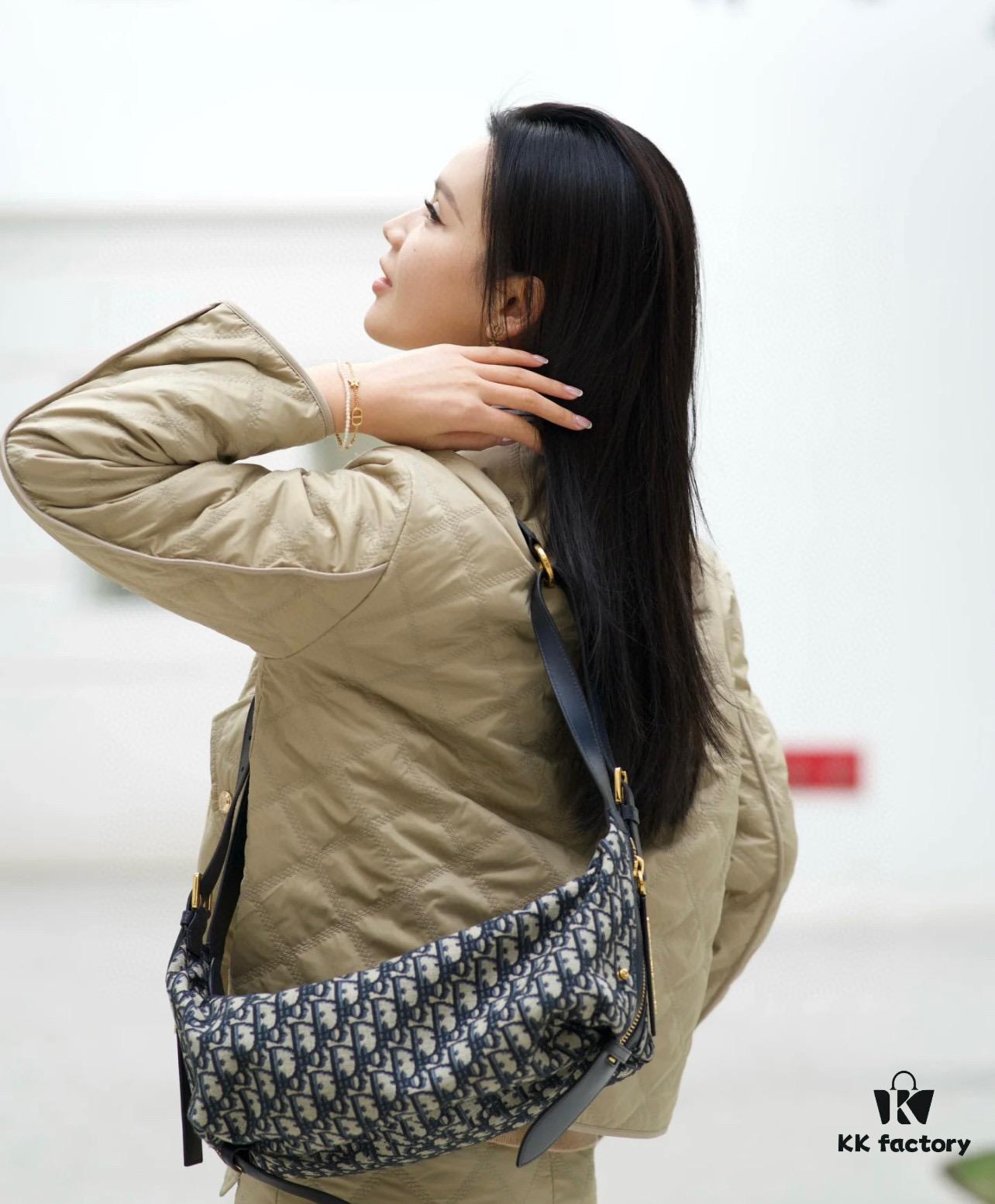 D-Journey Large Handbag in Blue Oblique Print Fabric