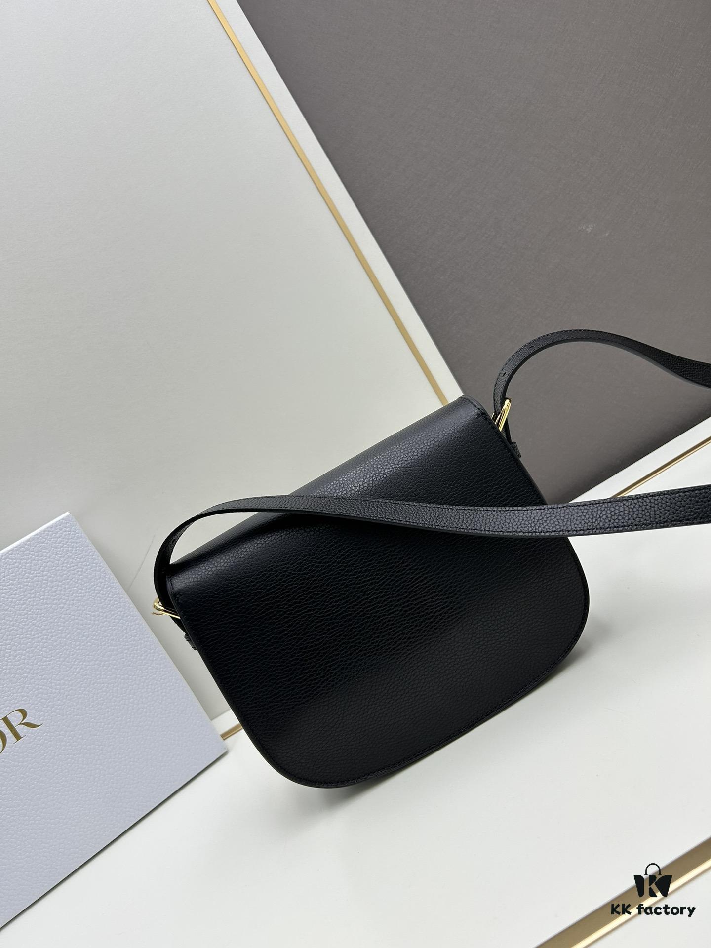 Dior Bobby Tofu Bag, Vintage Full-Grain Leather, 22-inch Size, Early Autumn New Retro Style