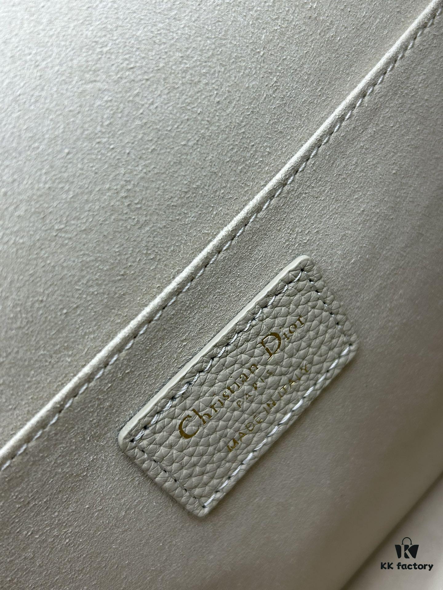 Dior Bobby Tofu Bag, 22 Size, Full-Grain Leather, Vintage Style