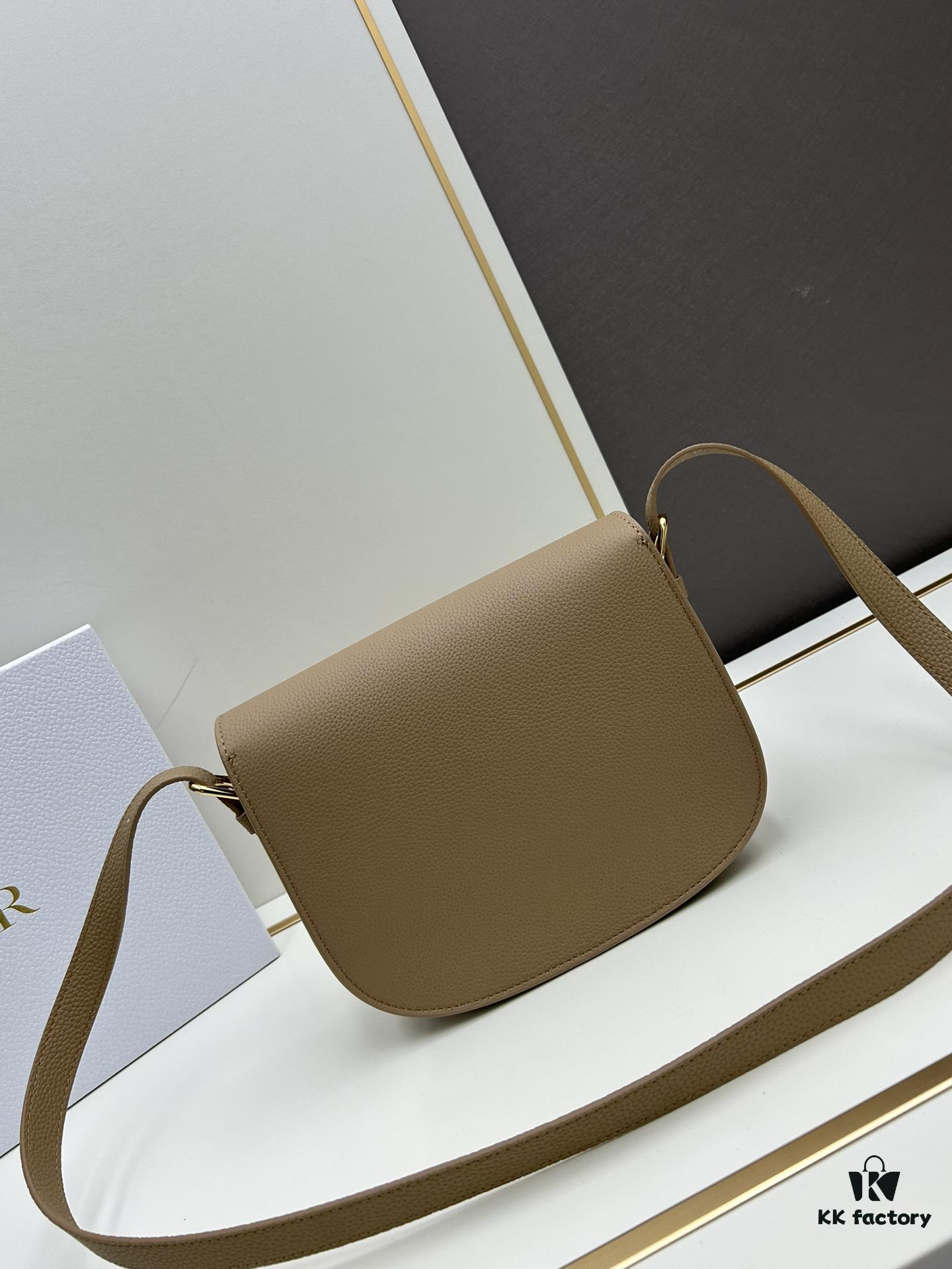 Dior Bobby Tofu Bag, Vintage Full-Grain Leather, 22-inch Antique Hardware, Early Autumn New Retro Style