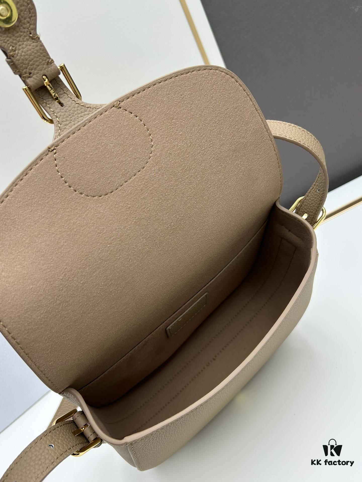 Dior Bobby Tofu Bag, Vintage Full-Grain Leather, 22-inch Antique Hardware, Early Autumn New Retro Style