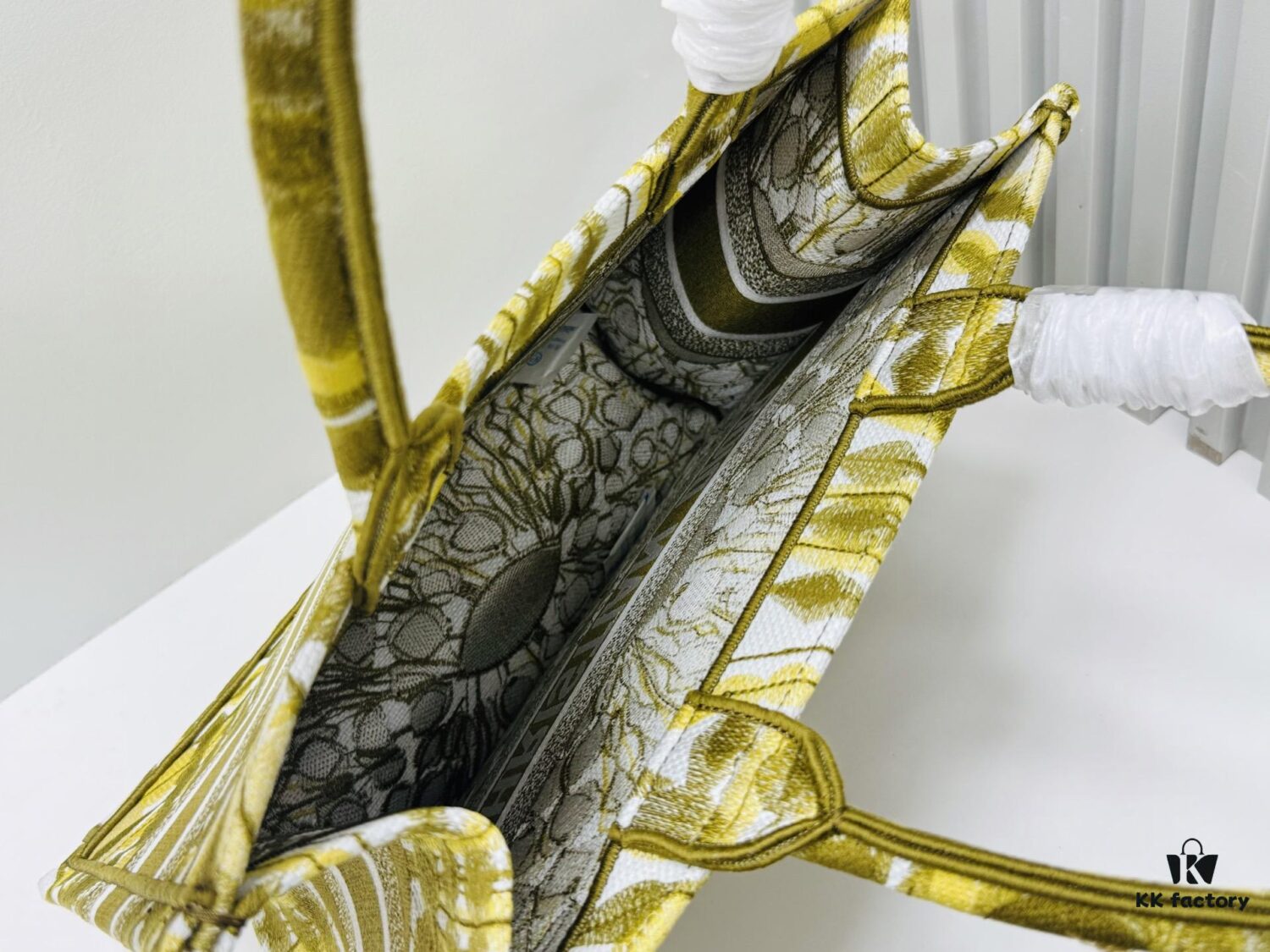 ️Thick Yarn Heavy Fabric Original Order Medium Size [Di0r Book Tote]