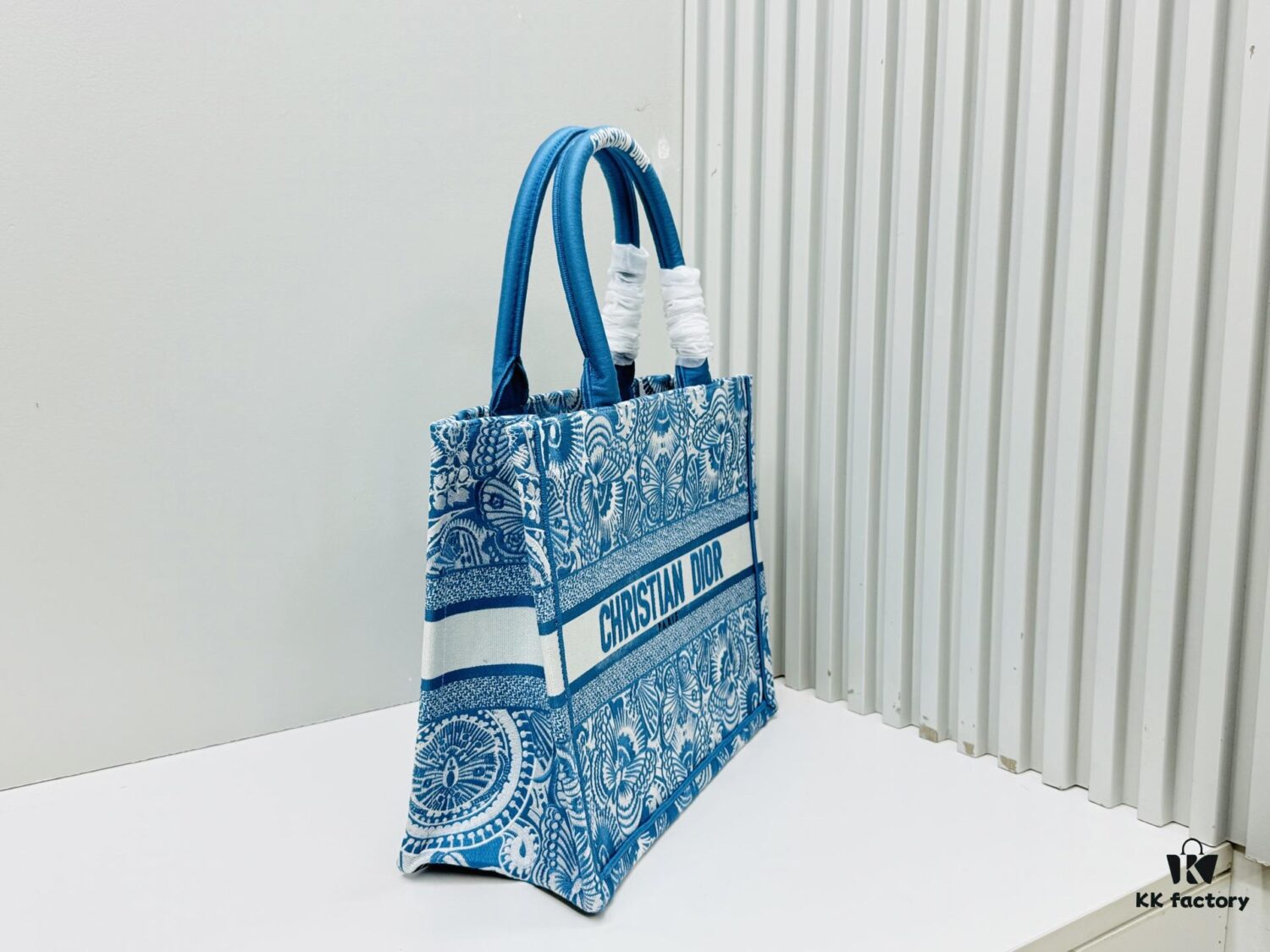 Thick Thread, Heavy Fabric Original Order Medium Size [Di0r Book Tote]