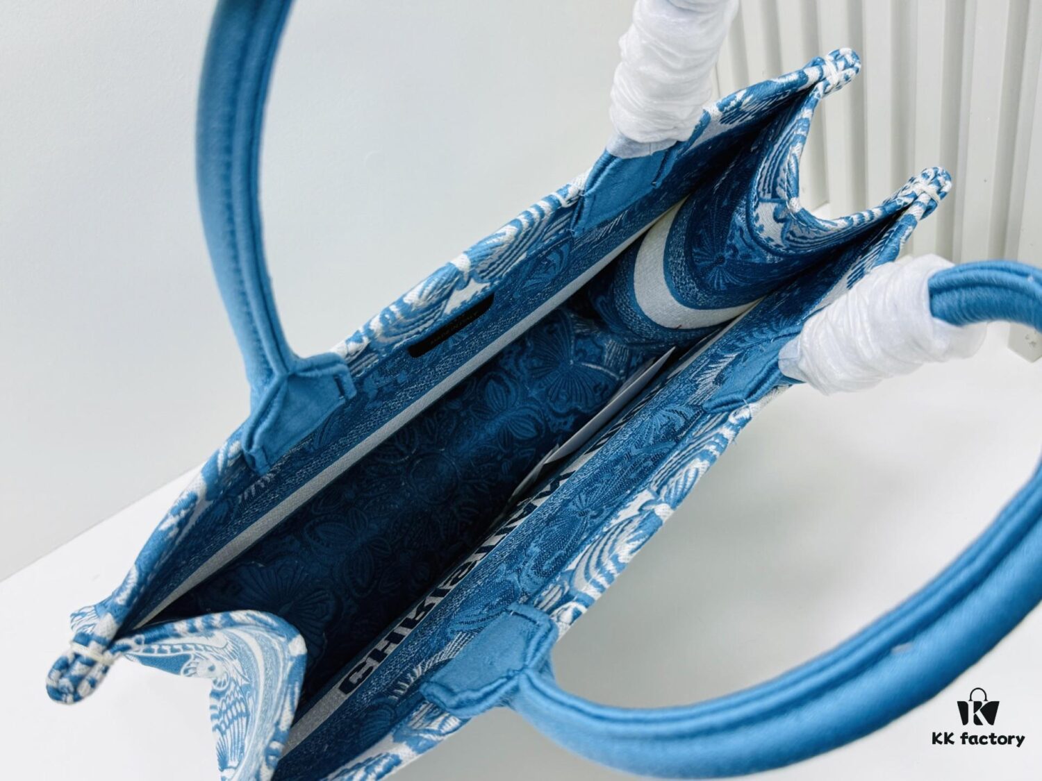 Thick Thread, Heavy Fabric Original Order Medium Size [Di0r Book Tote]