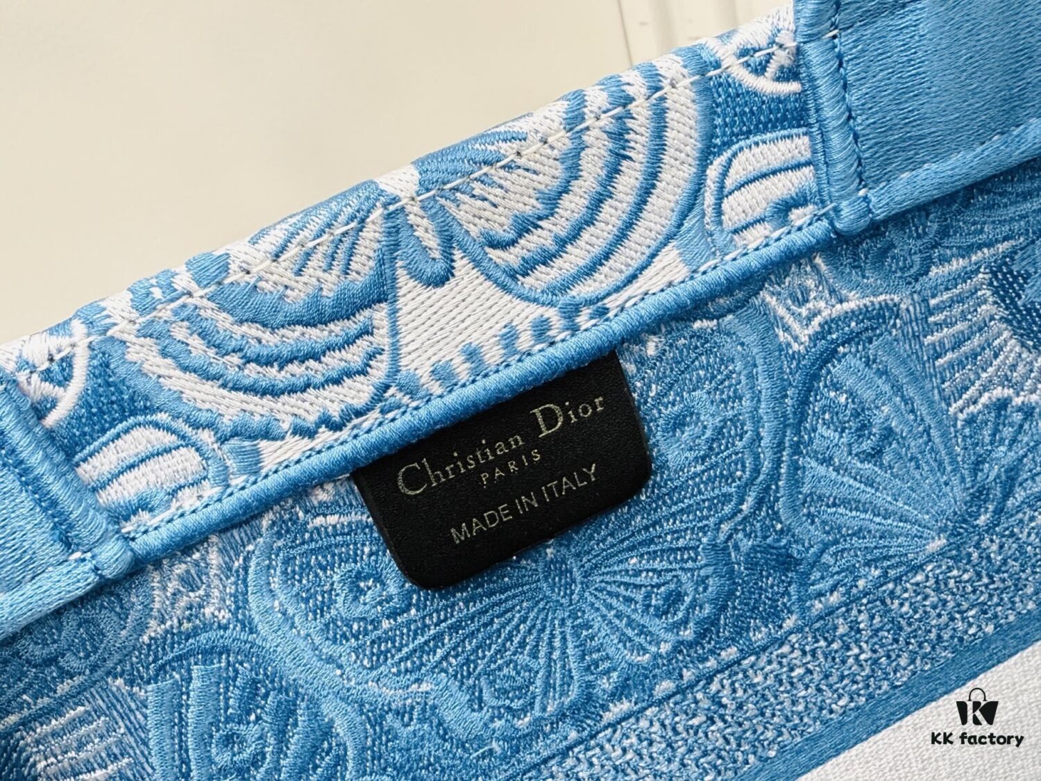 Thick Thread, Heavy Fabric Original Order Medium Size [Di0r Book Tote]