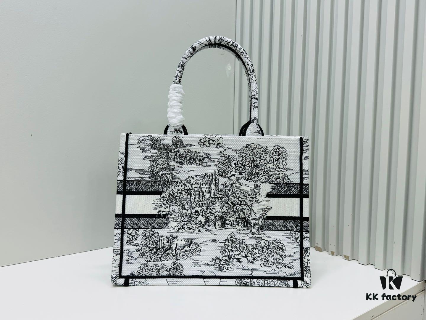 Thick Thread, Heavy Fabric Original Order Medium Size [Di0r Book Tote]