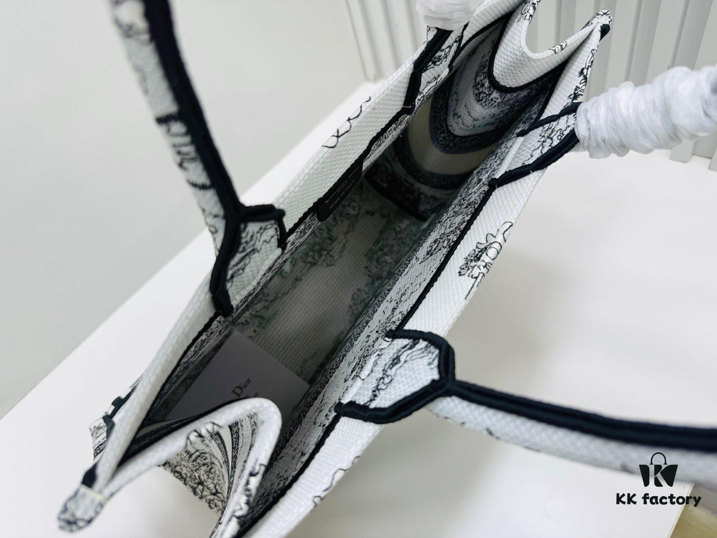 Thick Thread, Heavy Fabric Original Order Medium Size [Di0r Book Tote]