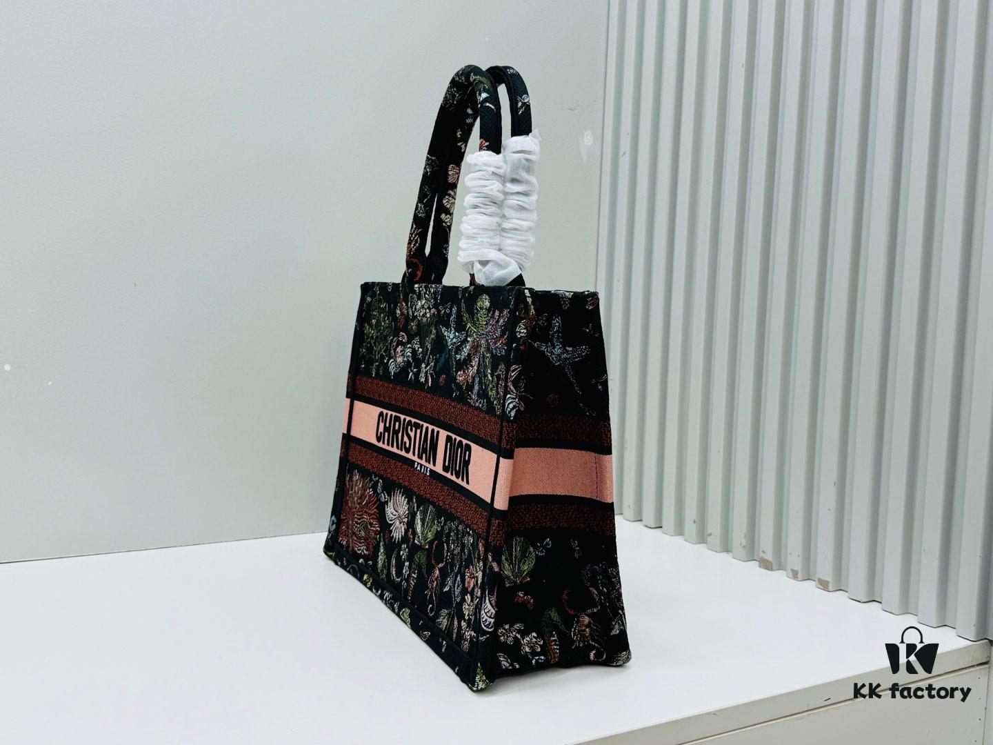 Thick Thread, Heavy Fabric Original Order Medium [Di0r Book Tote]