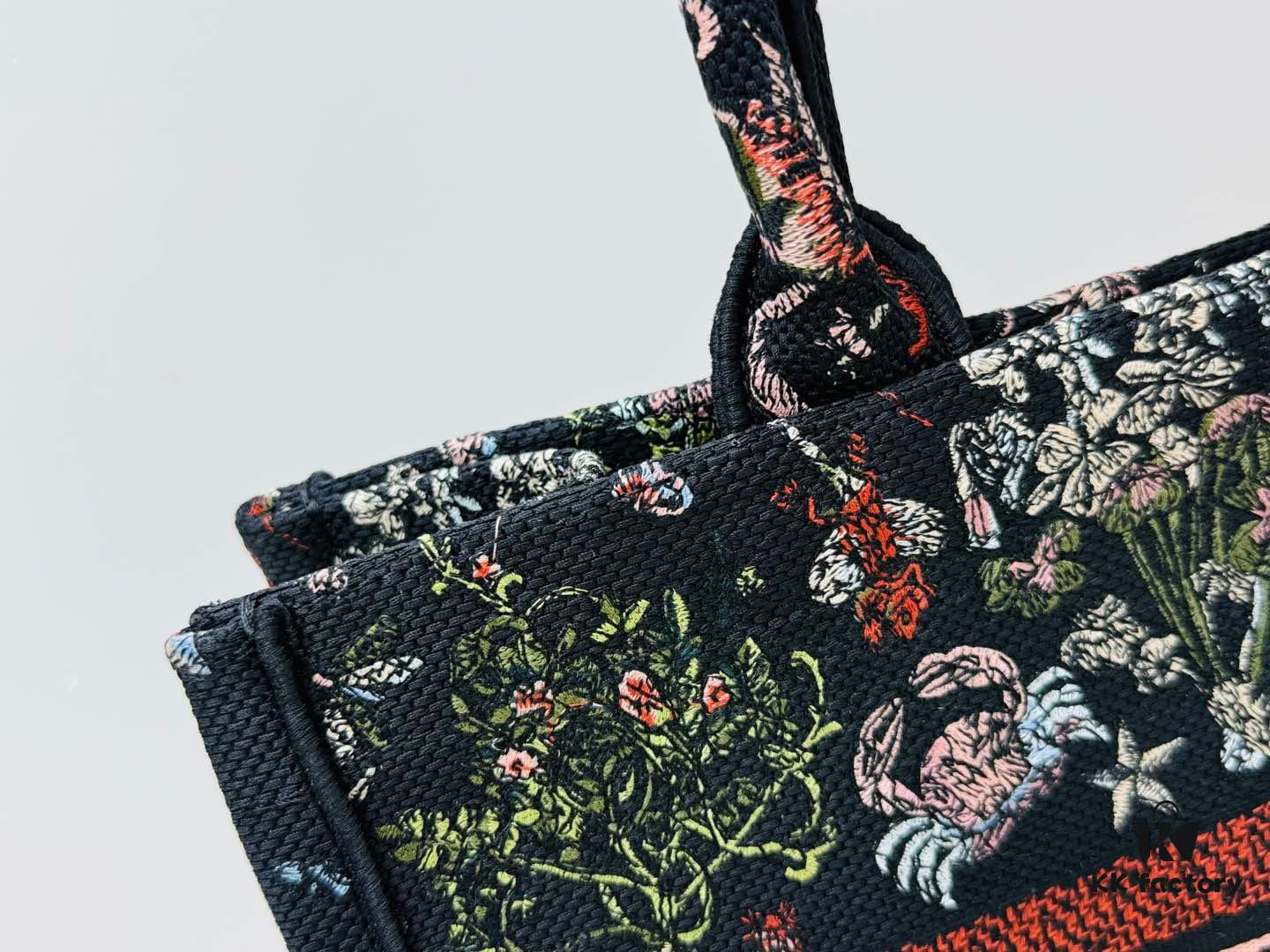 Thick Thread, Heavy Fabric Original Order Medium [Di0r Book Tote]