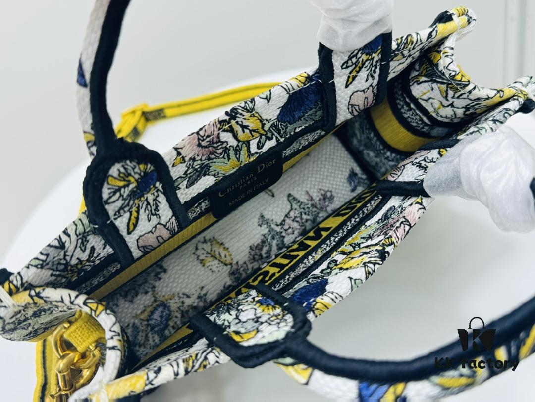 Ultra Mini Shoulder Strap DIOR Book Tote24 Spring Collection New Arrival