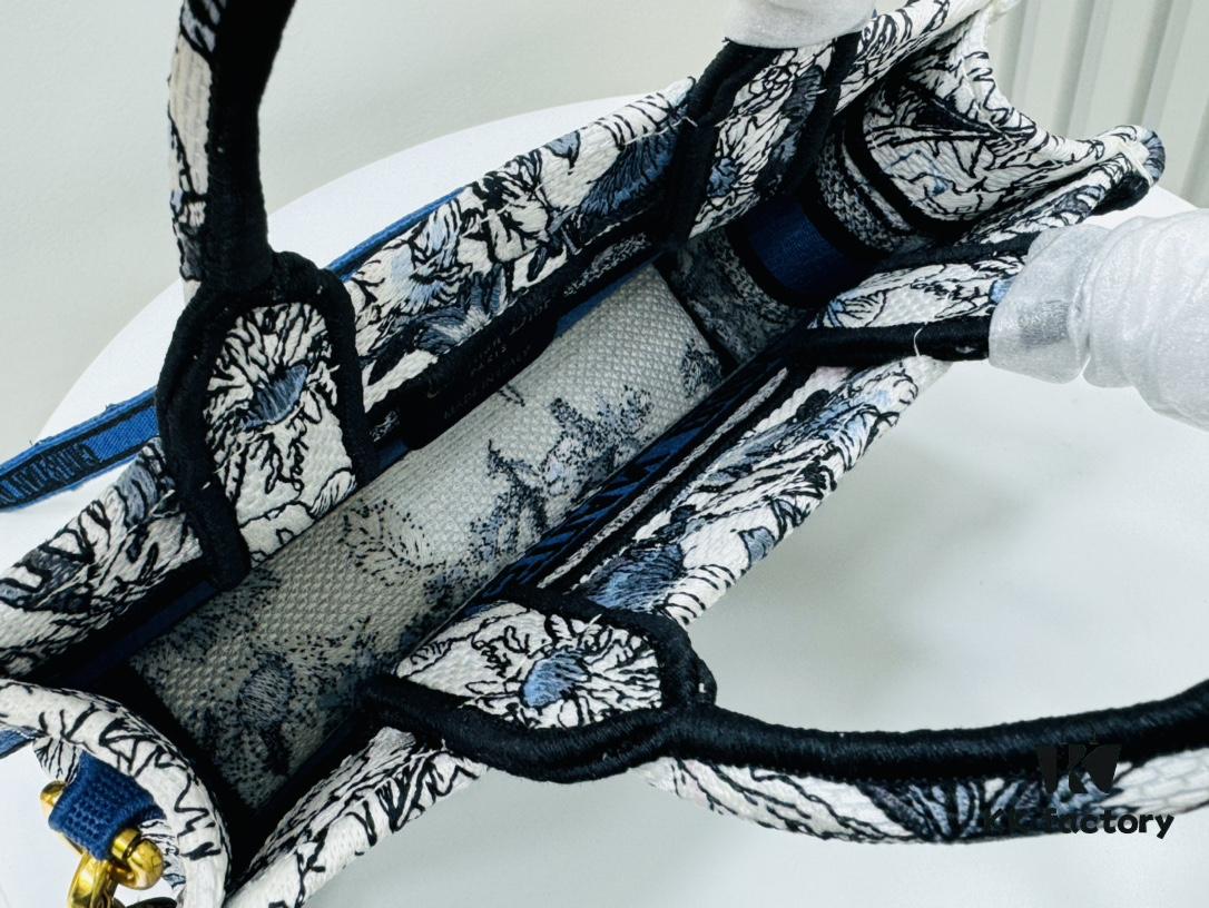 Super Mini Shoulder Strap DIOR Book Tote24 Spring Collection New Arrival